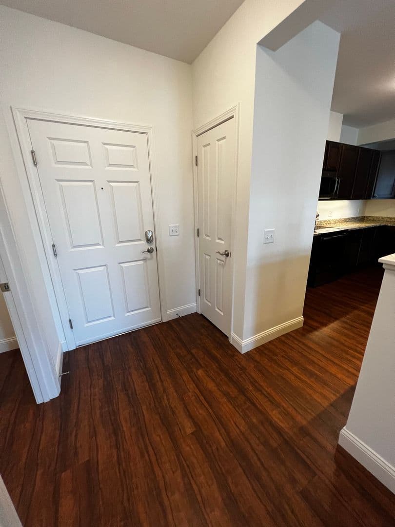Burlington Apartment: 181 Winterberry Lane