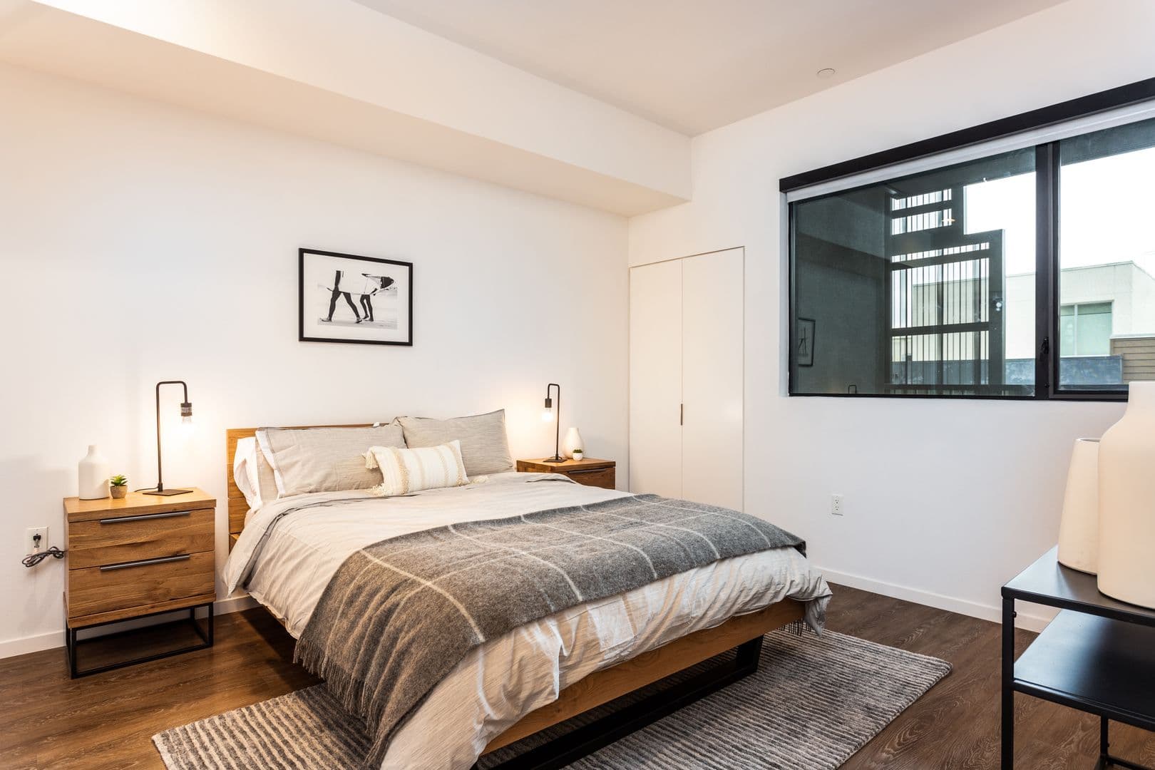 Los Angeles Apartment: 1737 N Las Palmas Ave