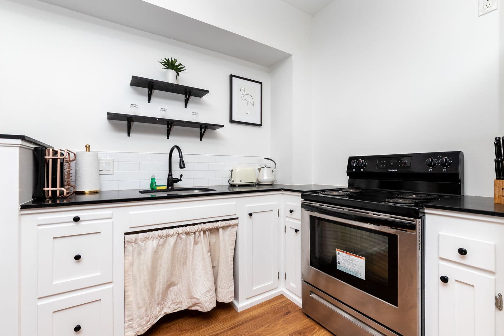 Los Angeles Apartment: 1830 N. Cherokee Ave.
