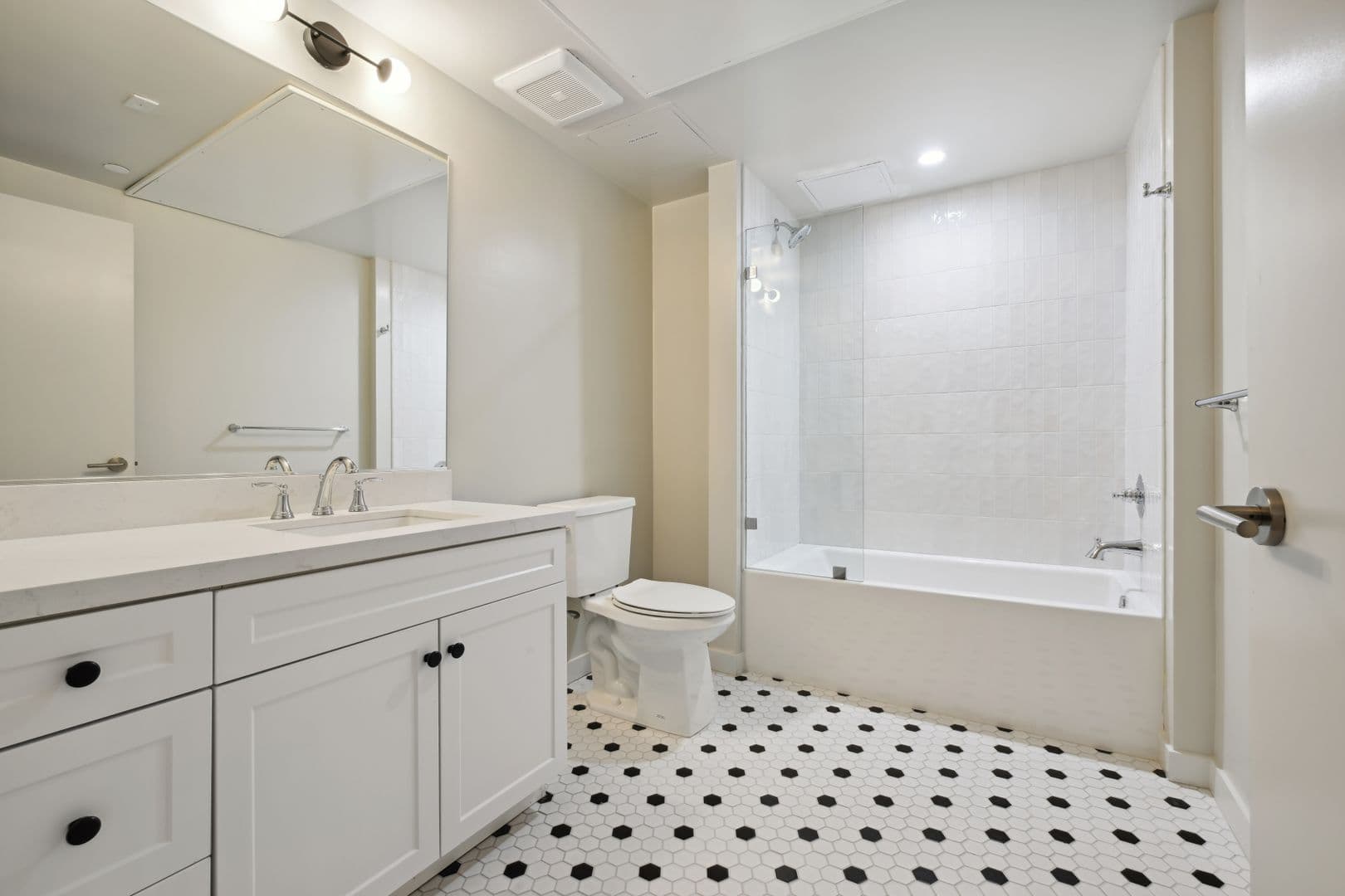 Los Angeles Apartment: 1818 N. Cherokee Ave