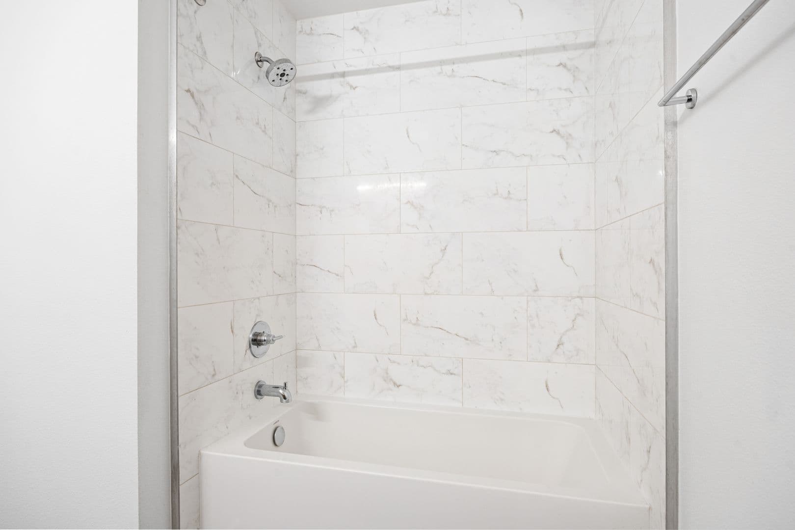 Los Angeles Apartment: 1737 N Las Palmas Ave