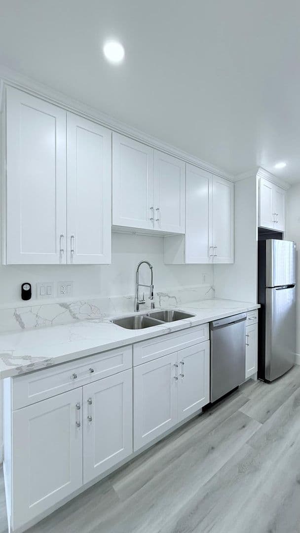 Los Angeles Apartment: 3919 Ursula Ave.