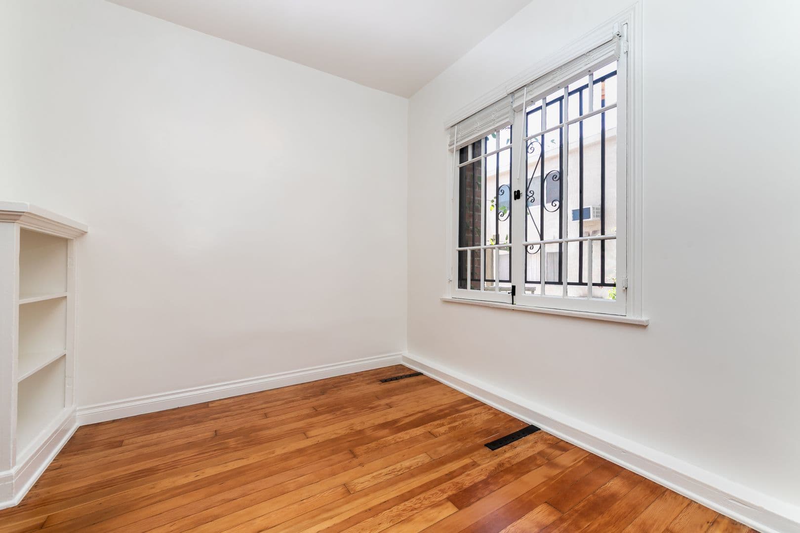 Los Angeles Apartment: 1775 N. Orange Drive