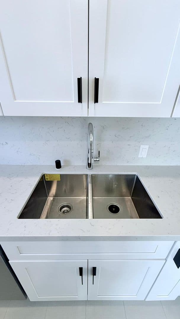 Beverly Hills Apartment: 9312 West Olympic Blvd.