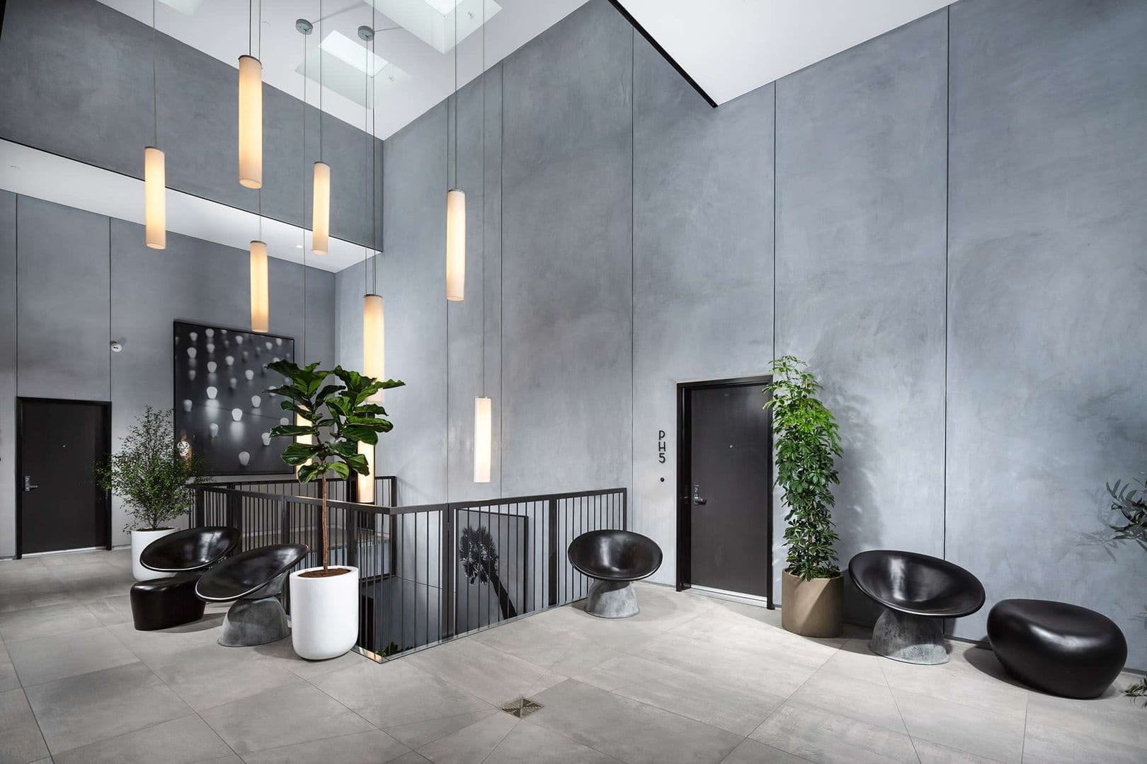 Los Angeles Apartment: 1737 N Las Palmas Ave
