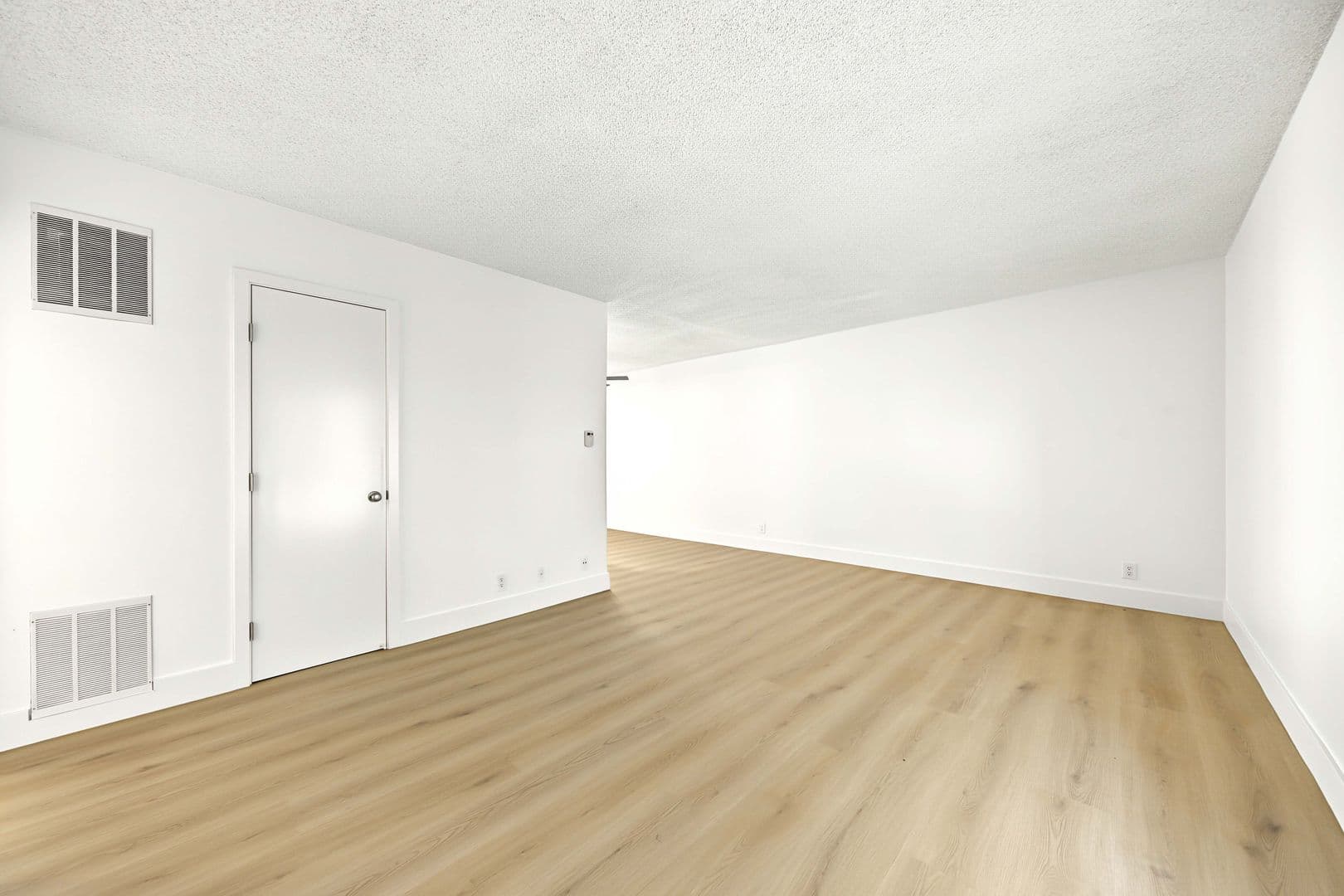 Los Angeles Apartment: 2025 S. Bedford Street