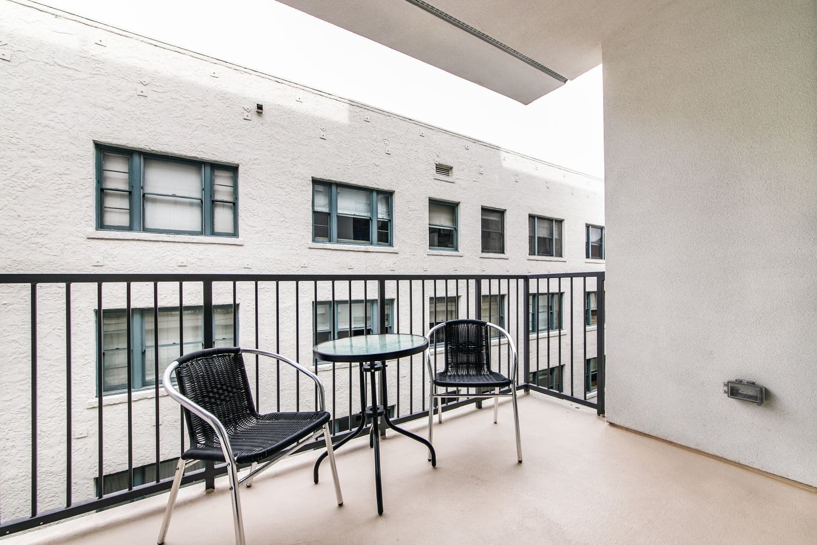 Los Angeles Apartment: 1818 N. Cherokee Ave