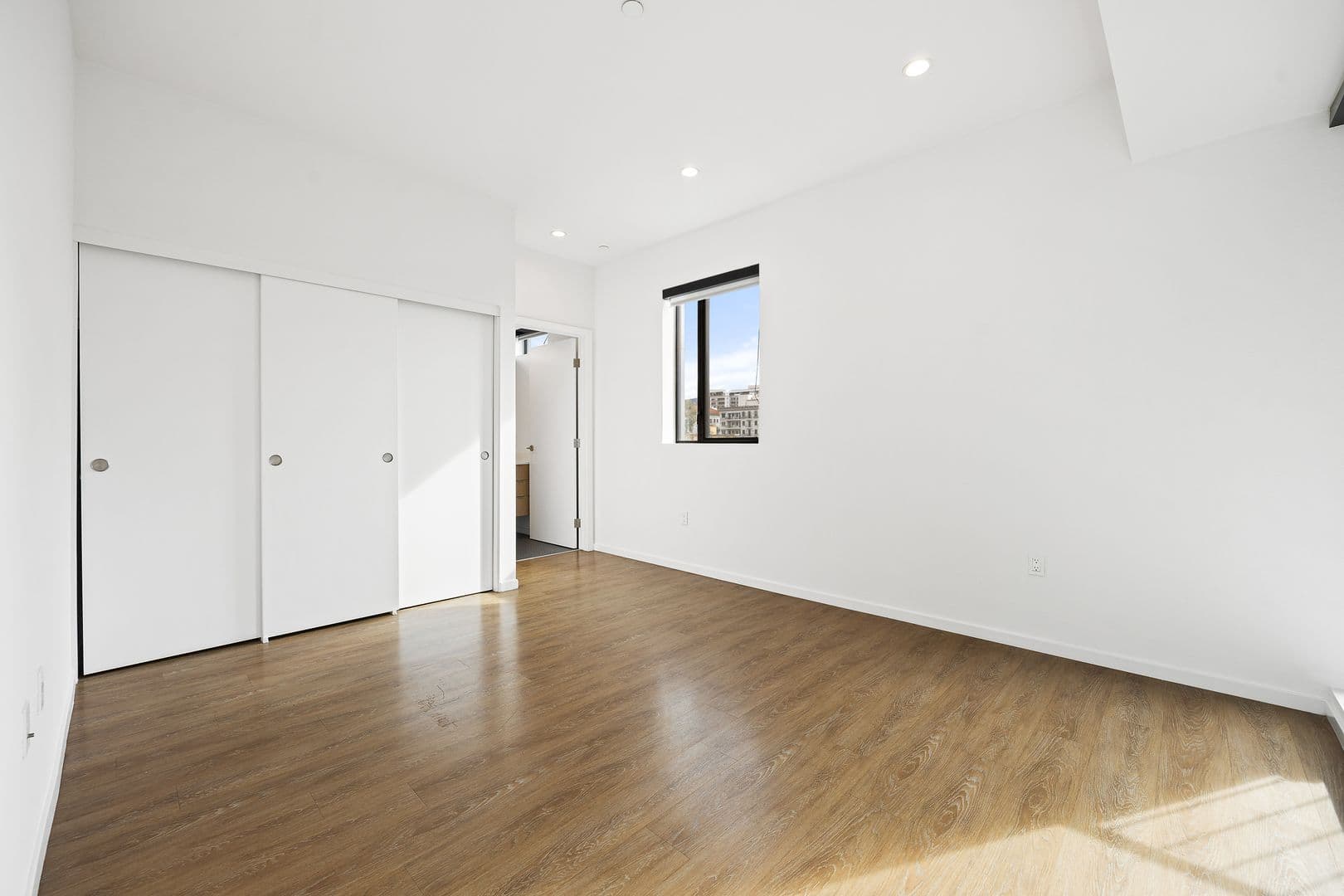Los Angeles Apartment: 1737 N Las Palmas Ave