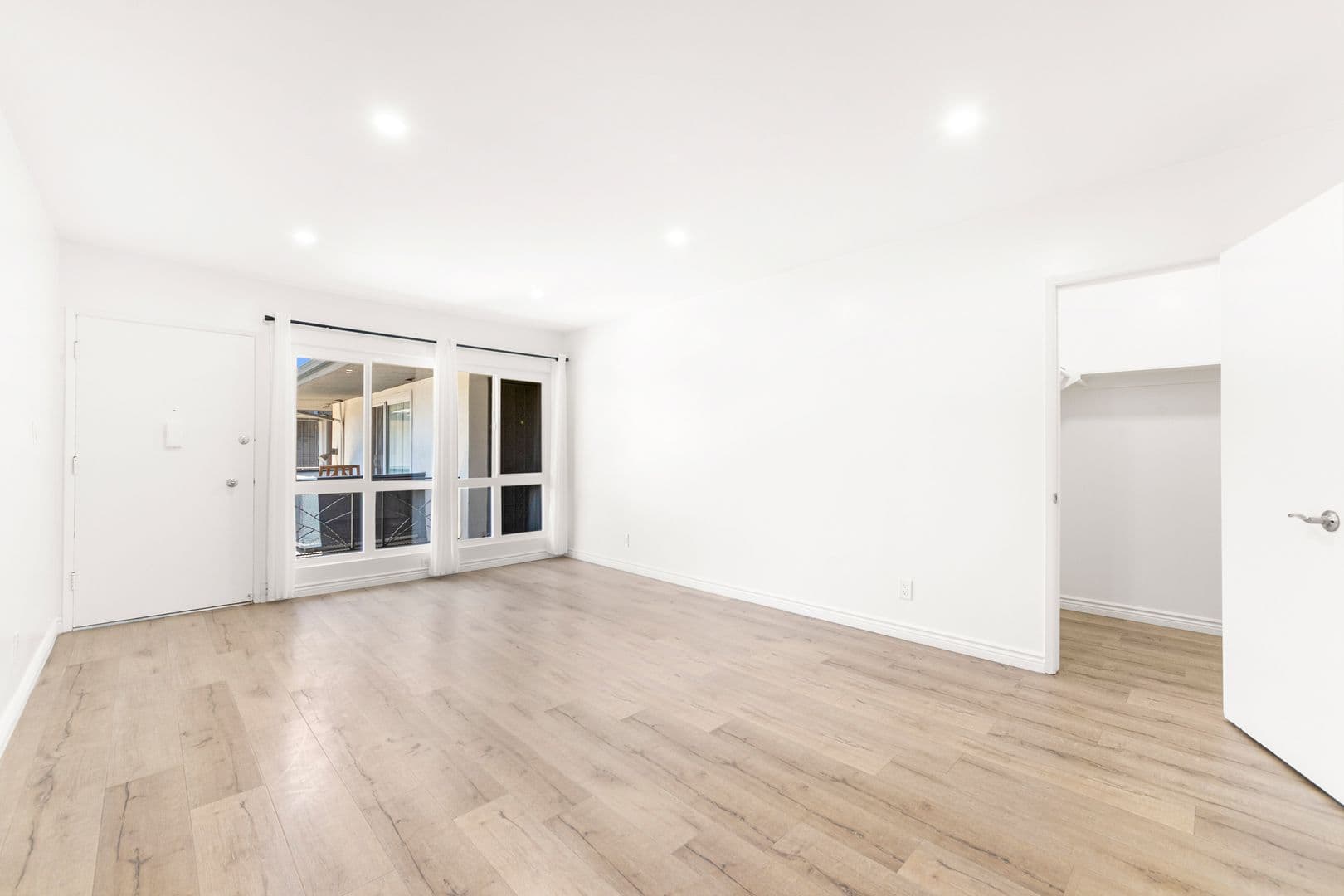 Los Angeles Apartment: 4000 Ursula Ave.