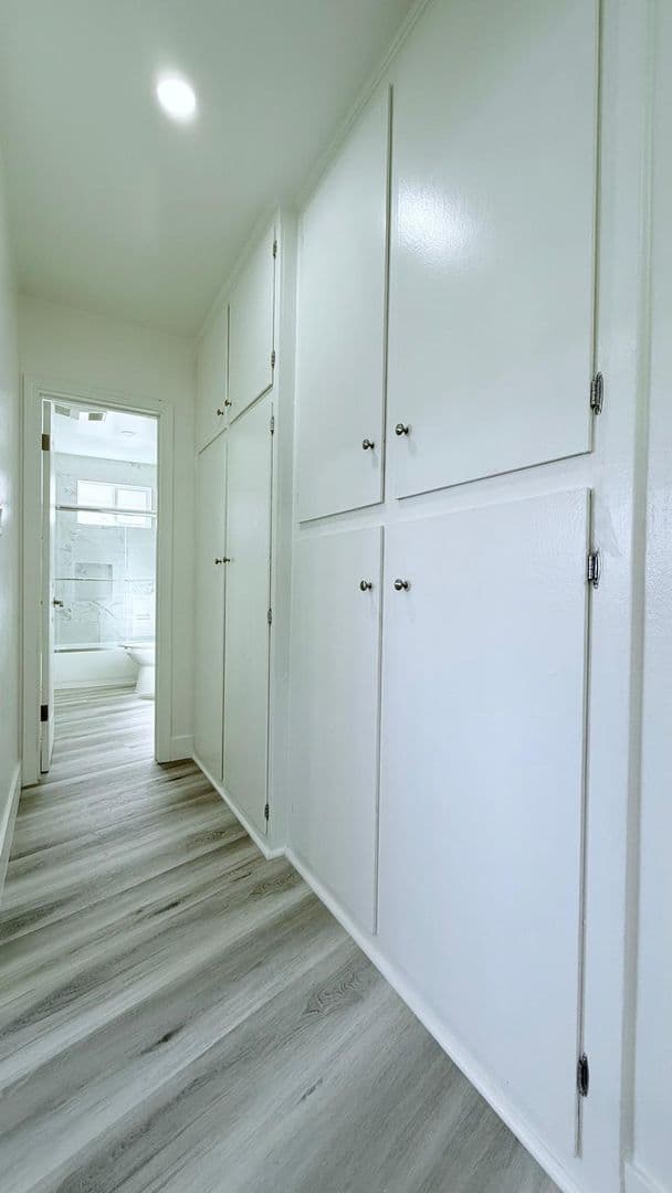 Los Angeles Apartment: 3919 Ursula Ave.