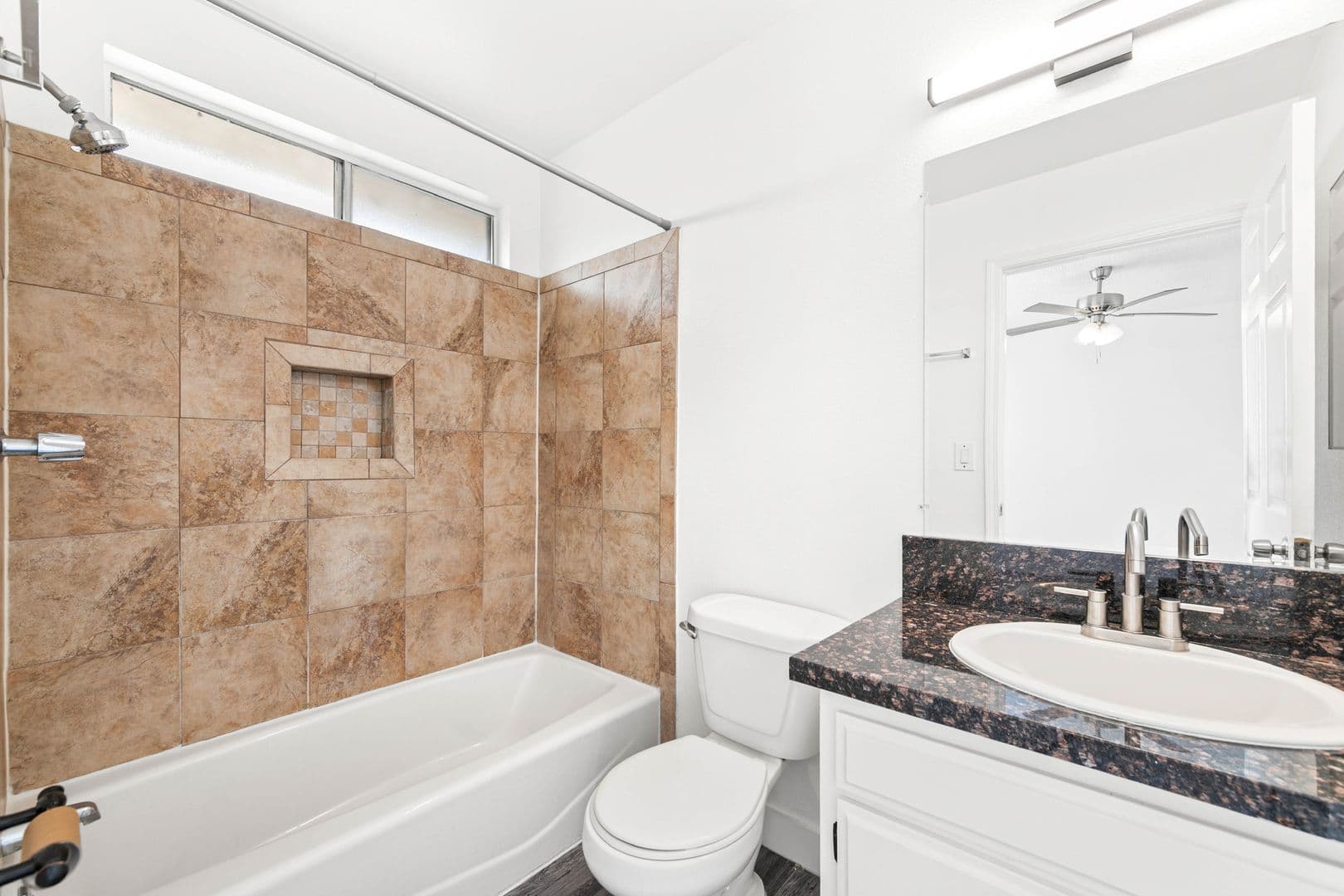 Los Angeles Apartment: 2509 Crenshaw Blvd.