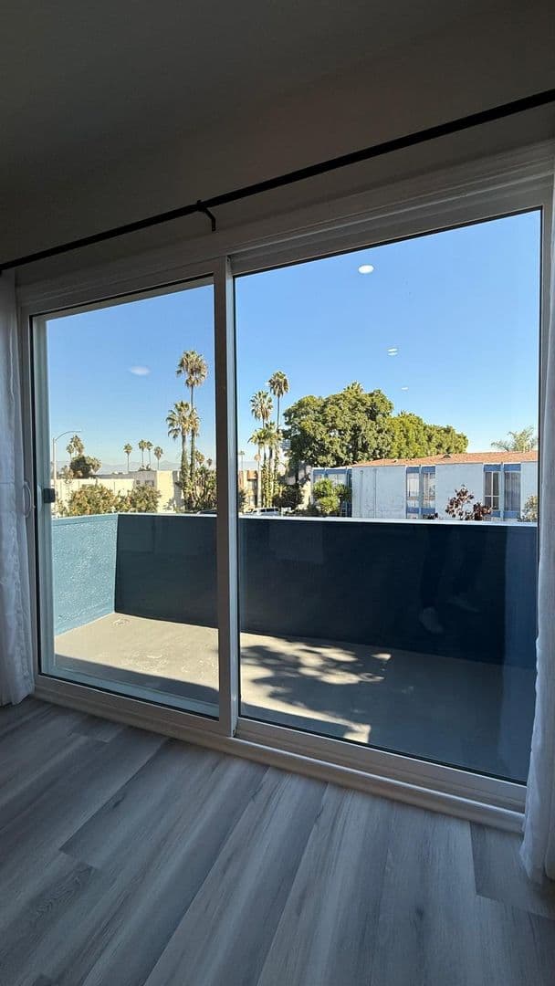 Los Angeles Apartment: 3919 Ursula Ave.