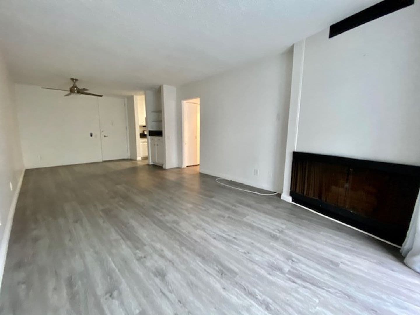 Santa Monica Apartment: 938 4th St.
