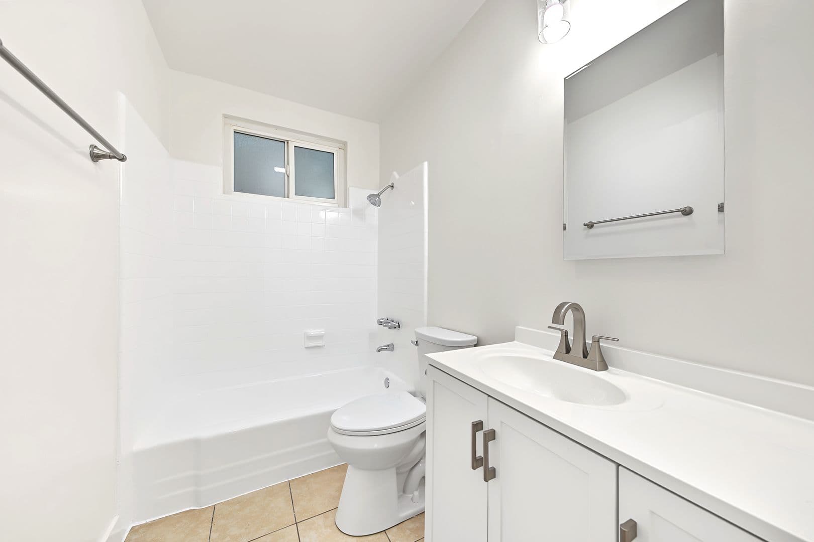 Los Angeles Apartment: 2025 S. Bedford Street