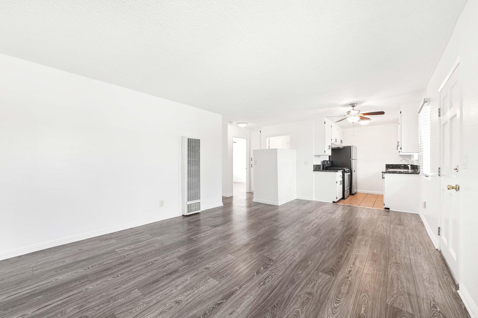 Los Angeles Apartment: 2509 Crenshaw Blvd.