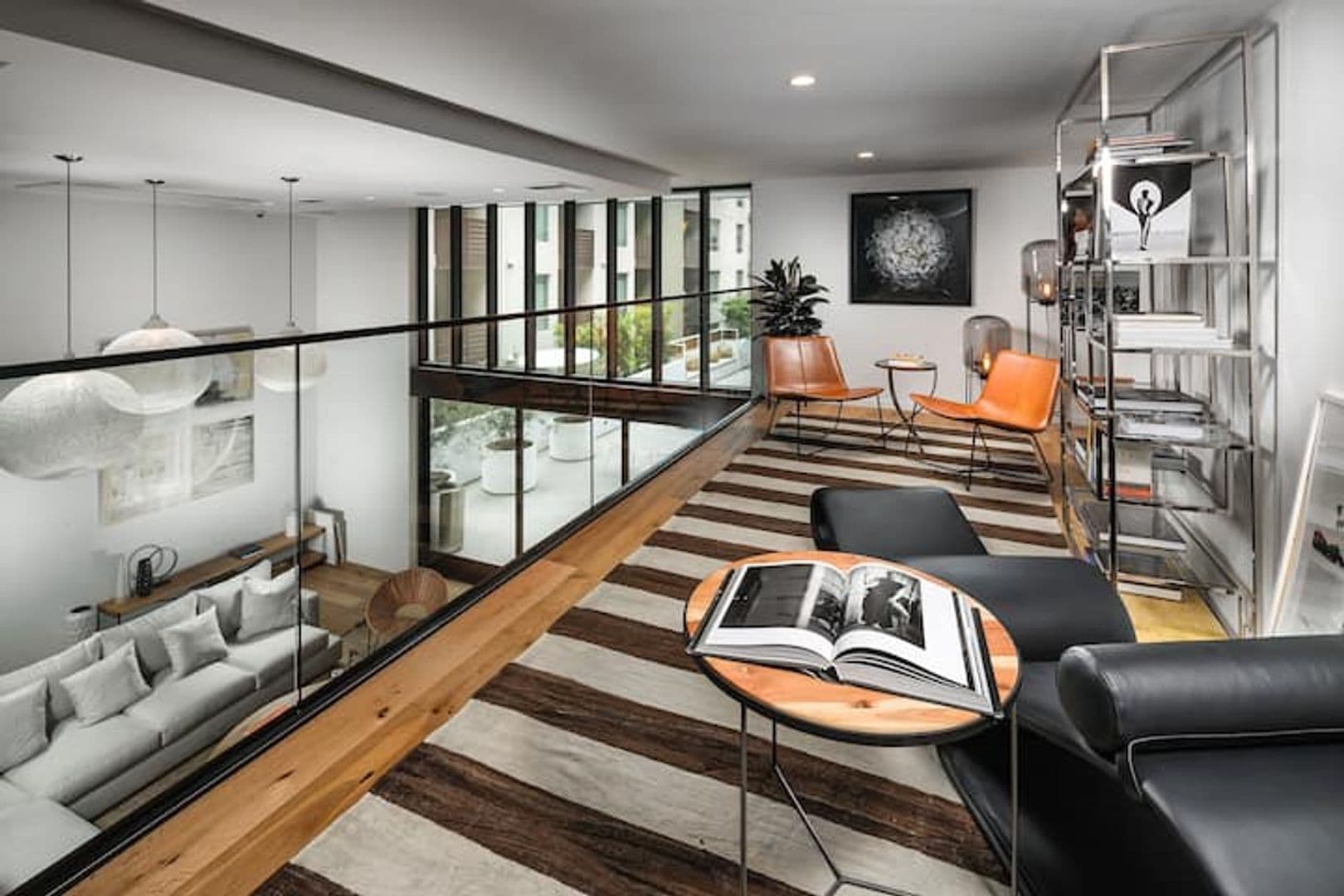 Los Angeles Apartment: 1737 N Las Palmas Ave