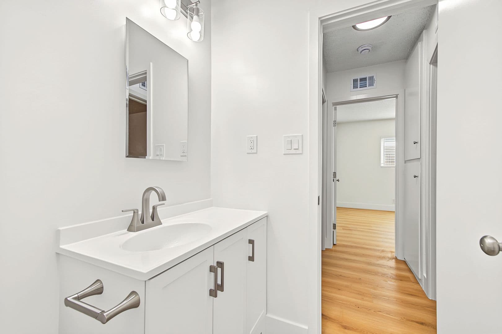 Los Angeles Apartment: 2025 S. Bedford Street