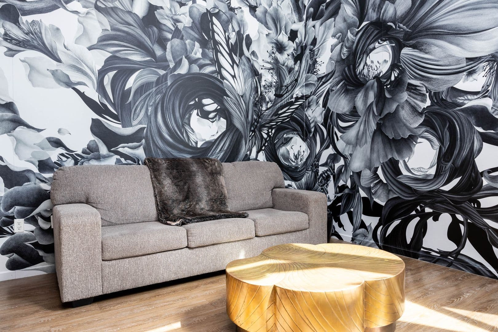 Los Angeles Apartment: 1737 N Las Palmas Ave