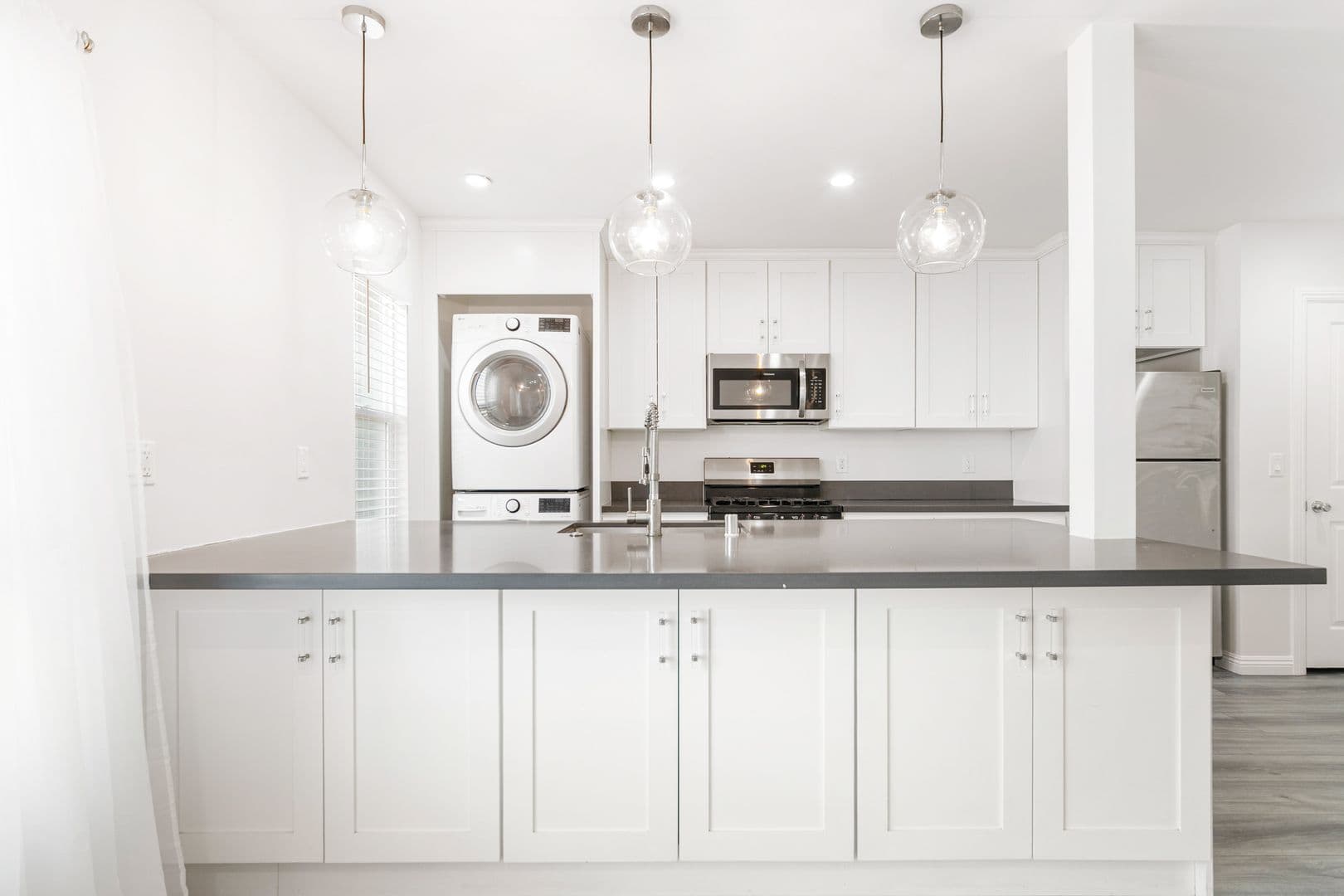 Valley Village Apartment: 12656 Burbank Blvd