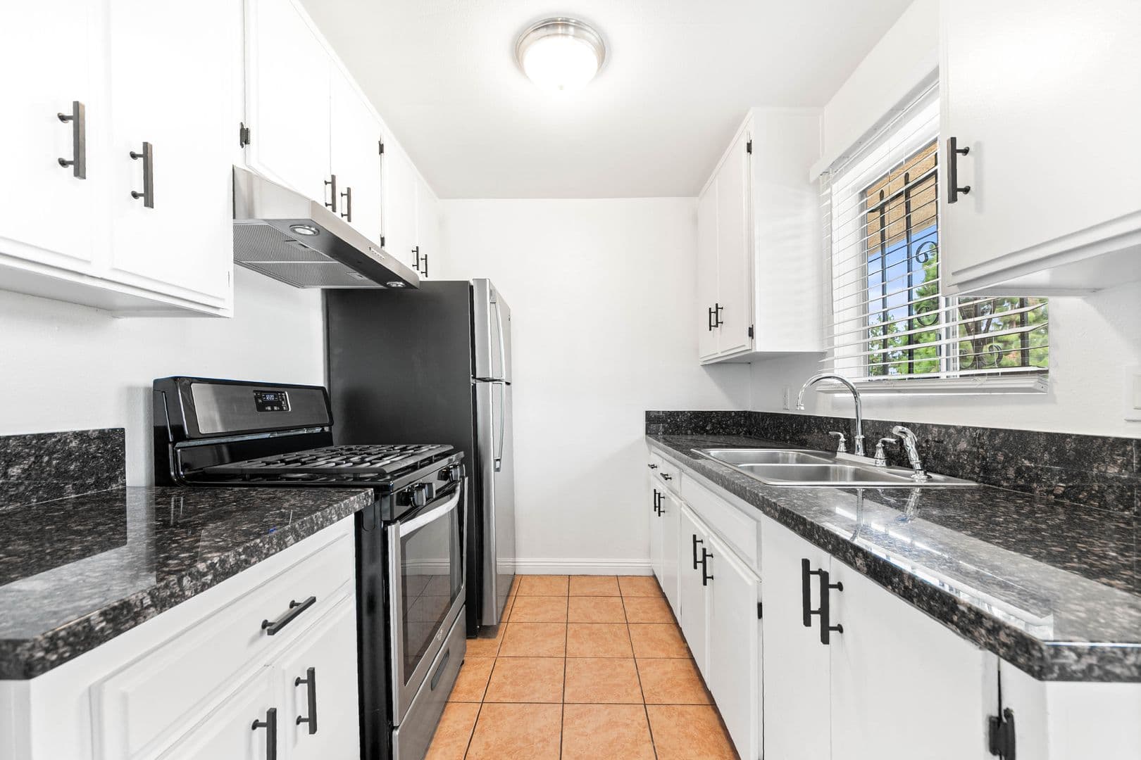 Los Angeles Apartment: 2509 Crenshaw Blvd.