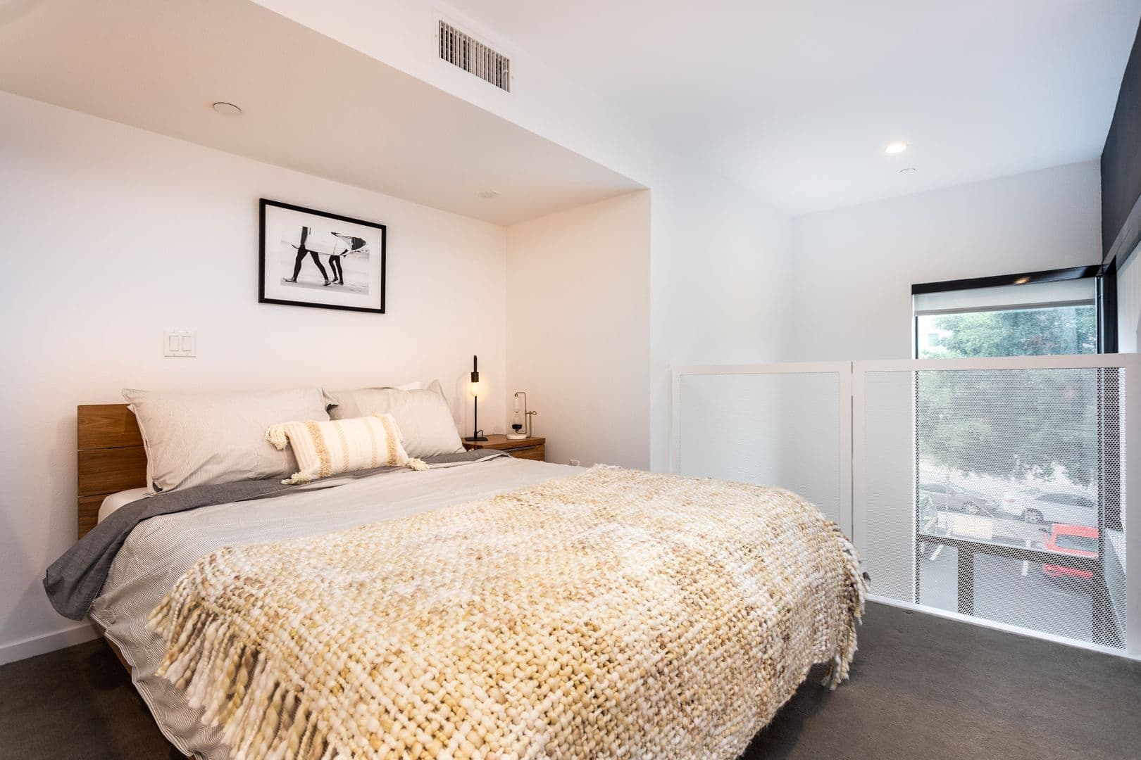Los Angeles Apartment: 1737 N Las Palmas Ave