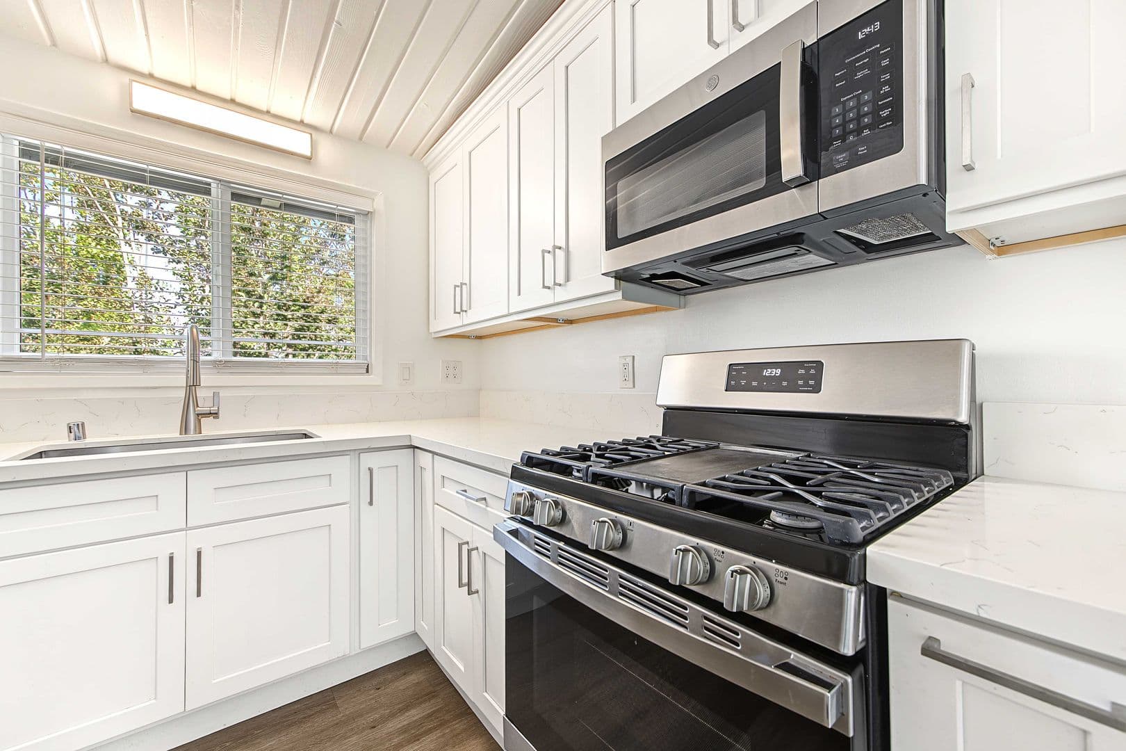 Los Angeles Apartment: 4004 Palmwood Drive