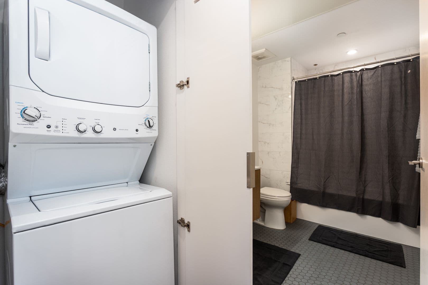 Los Angeles Apartment: 1737 N Las Palmas Ave