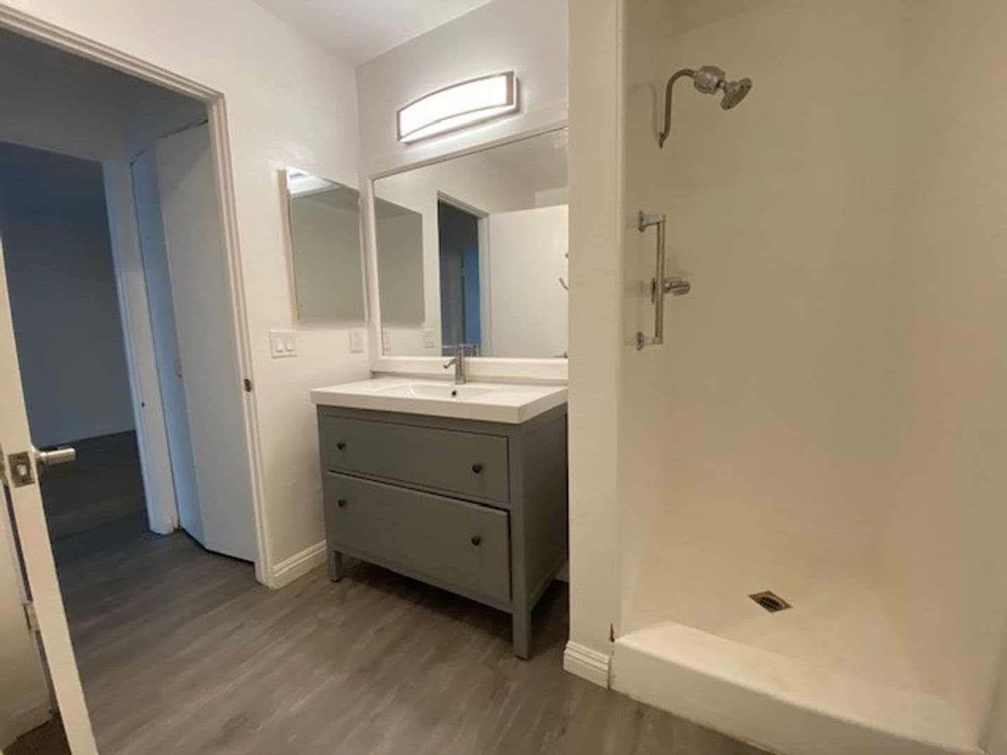 Santa Monica Apartment: 938 4th St.