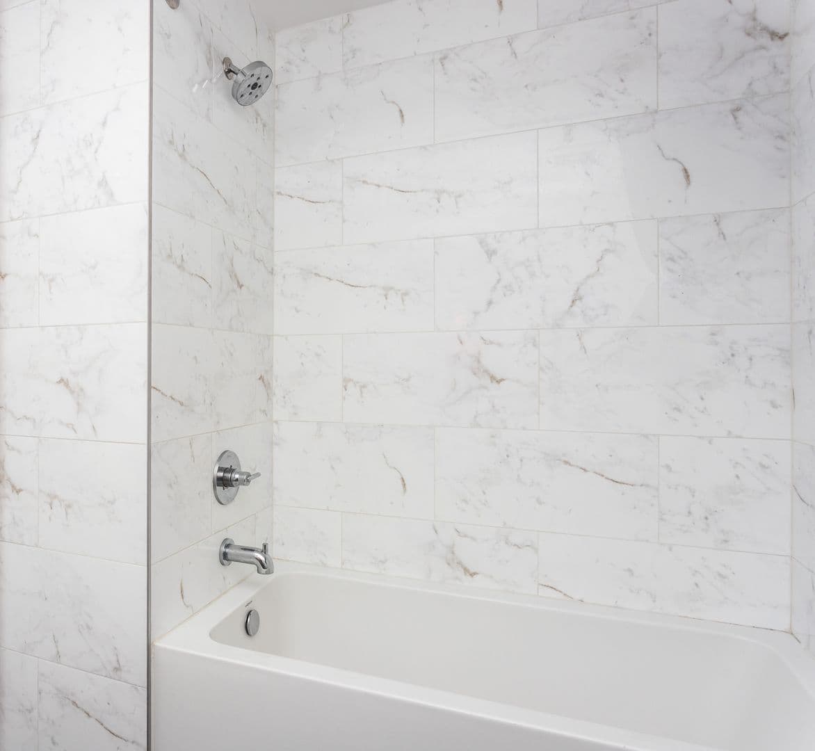 Los Angeles Apartment: 1737 N Las Palmas Ave