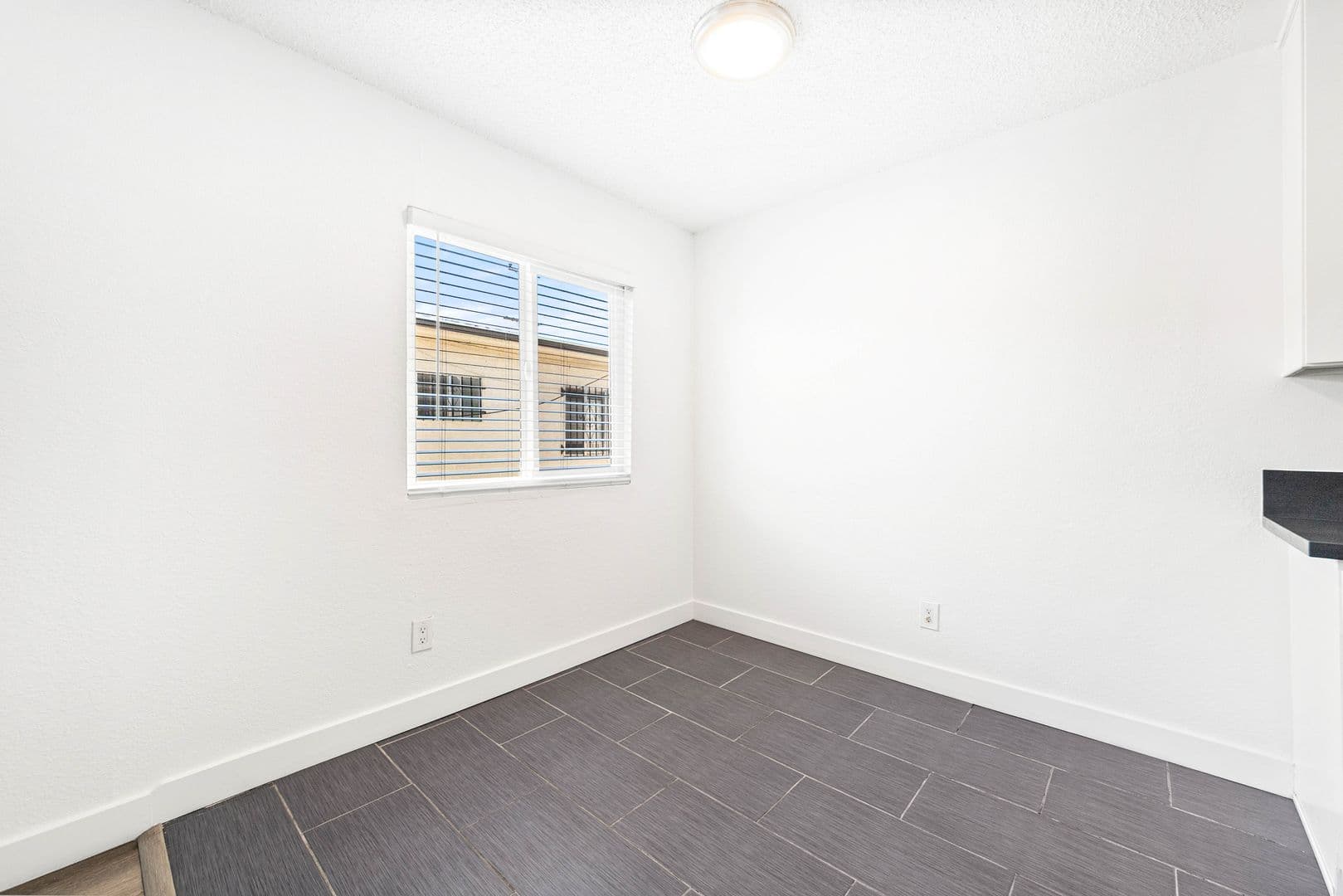 Los Angeles Apartment: 637 W. 79th