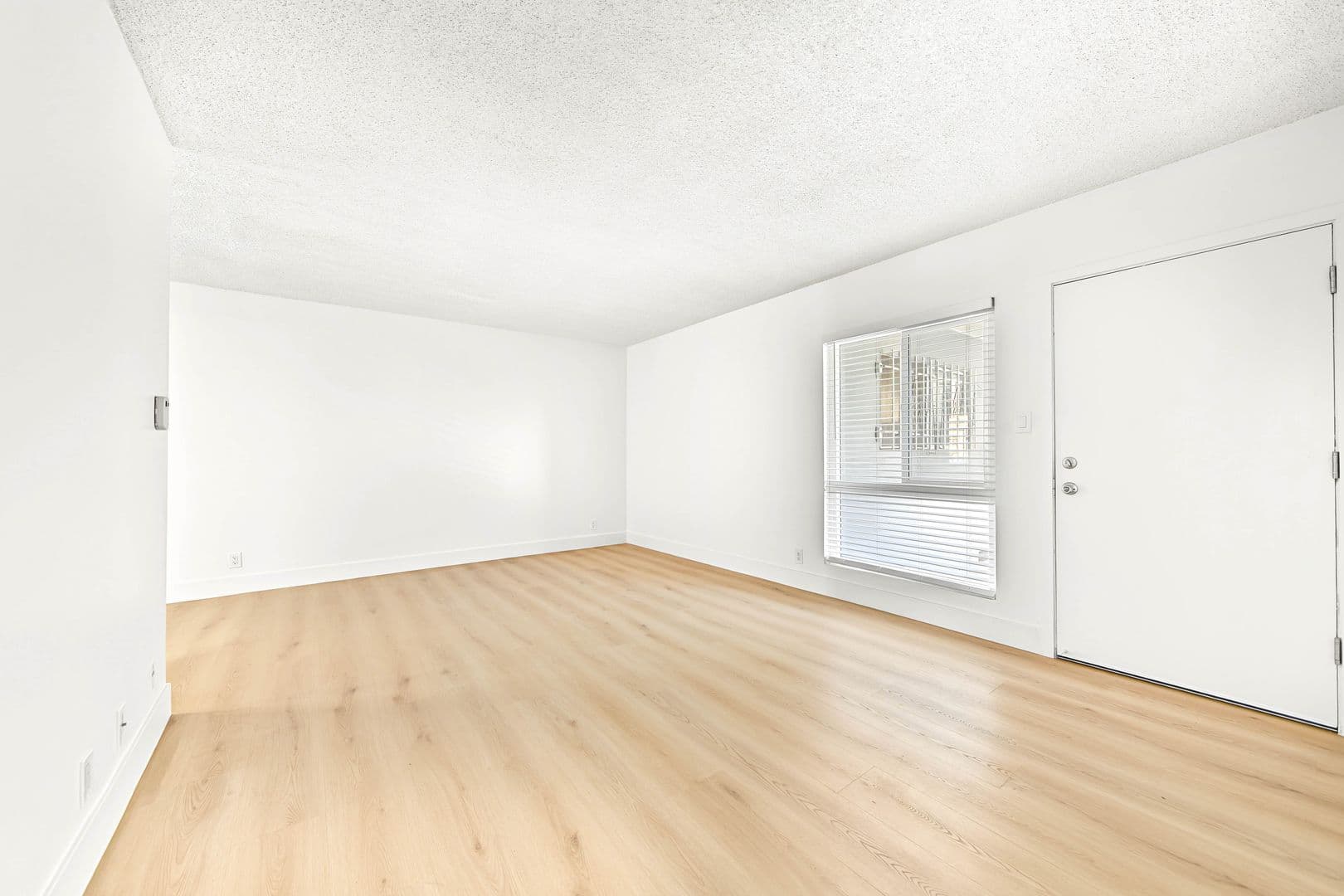 Los Angeles Apartment: 2025 S. Bedford Street