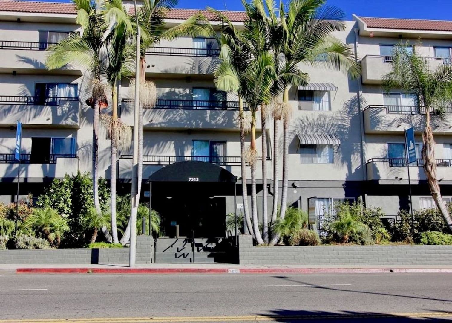Los Angeles Apartment: 7513 Fountain Ave