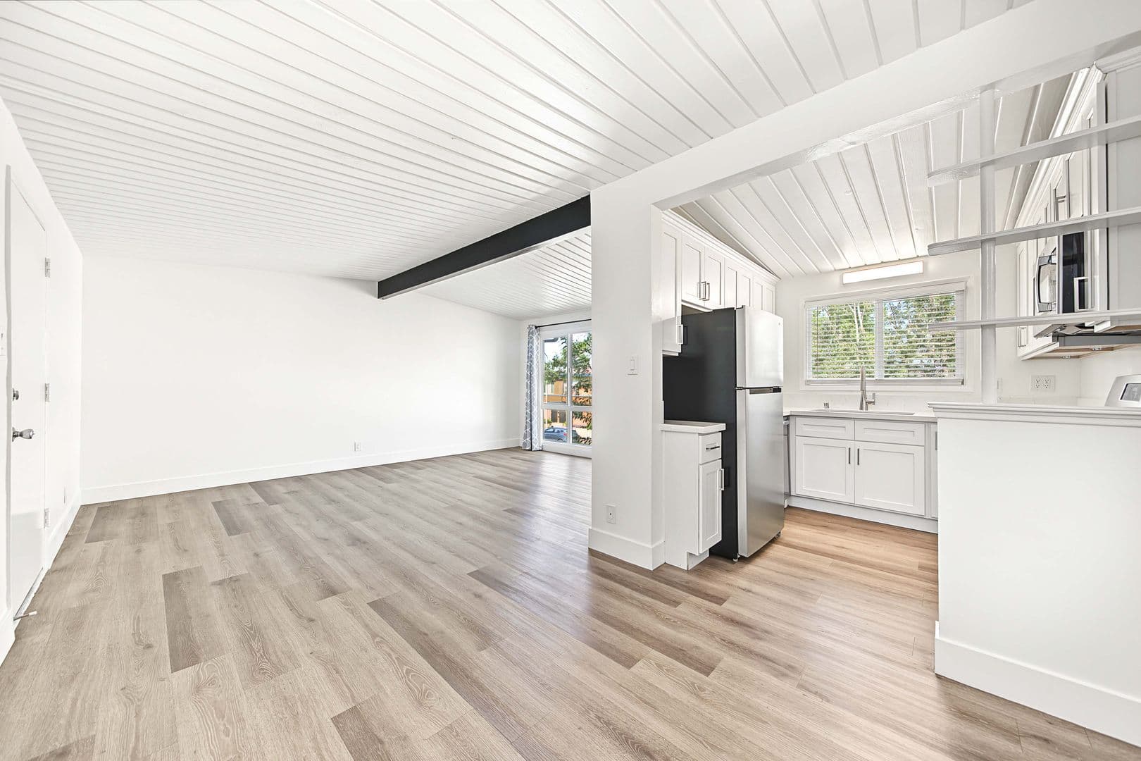 Los Angeles Apartment: 4004 Palmwood Drive