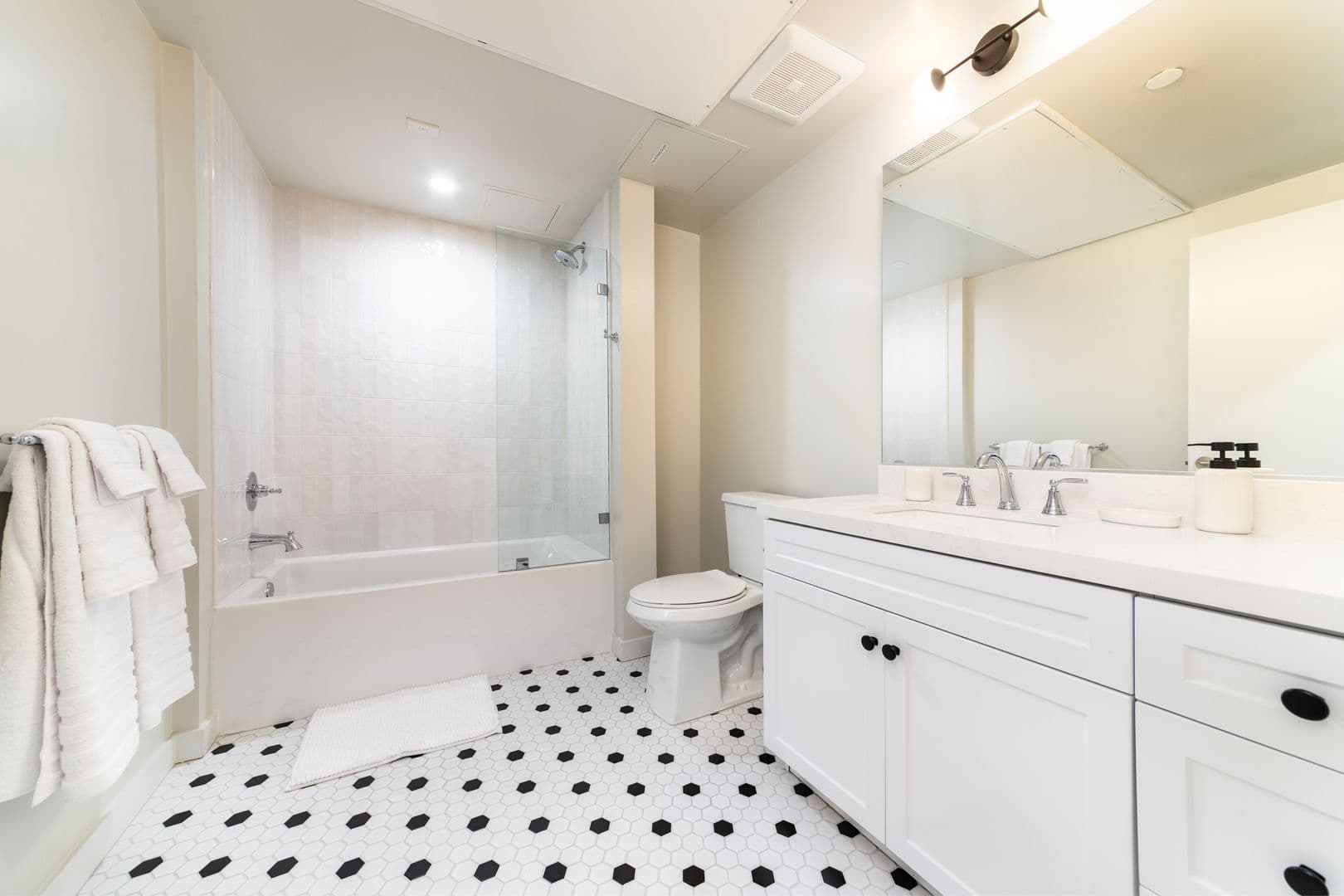 Los Angeles Apartment: 1818 N. Cherokee Ave