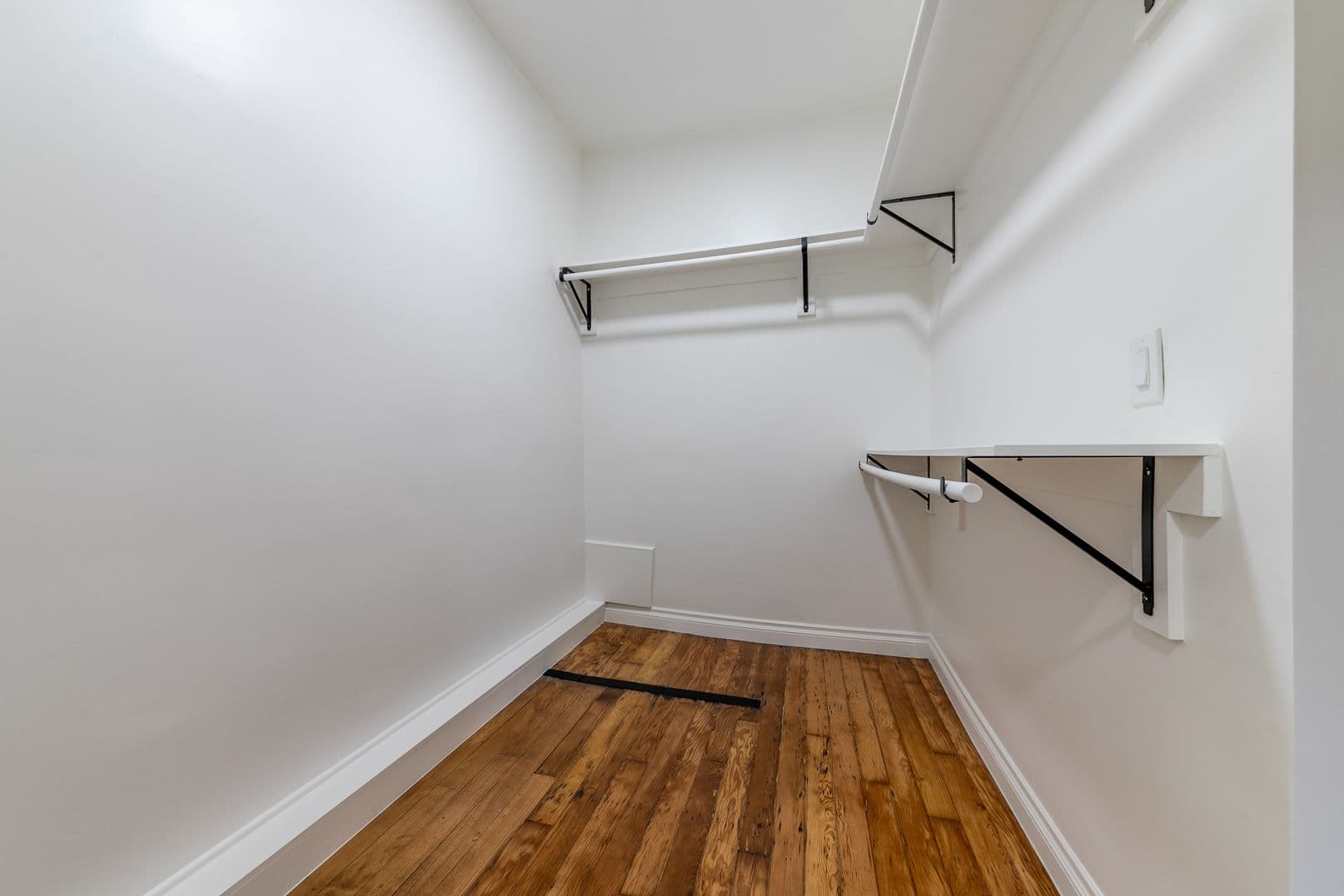 Los Angeles Apartment: 1775 N. Orange Drive