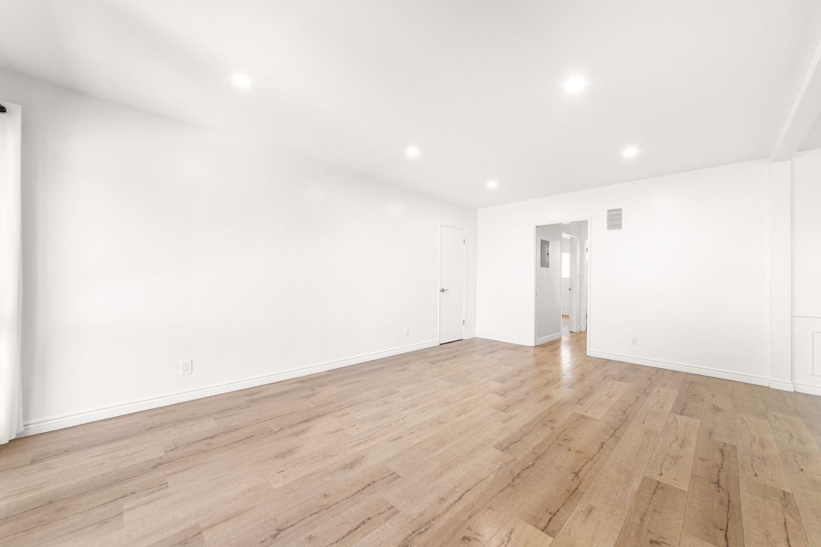 Los Angeles Apartment: 4000 Ursula Ave.