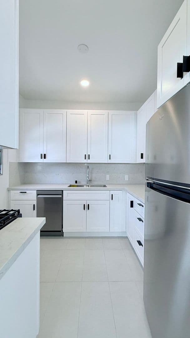Beverly Hills Apartment: 9312 West Olympic Blvd.