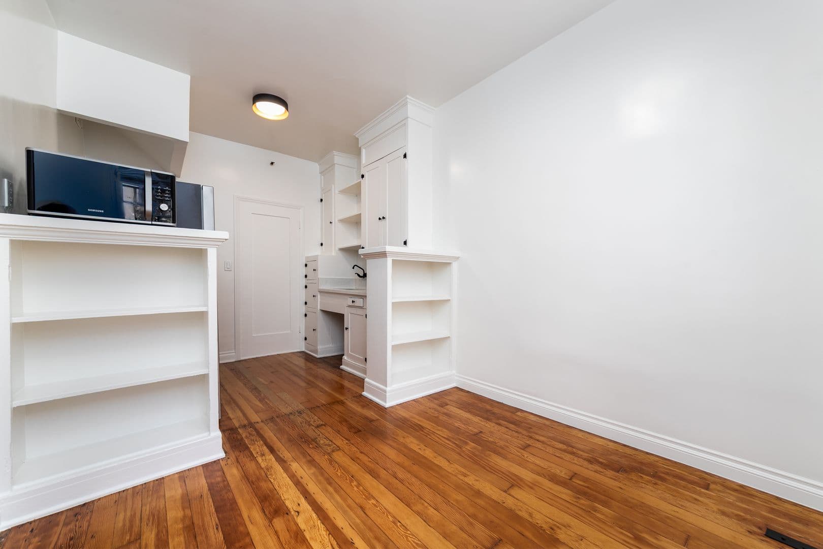 Los Angeles Apartment: 1775 N. Orange Drive