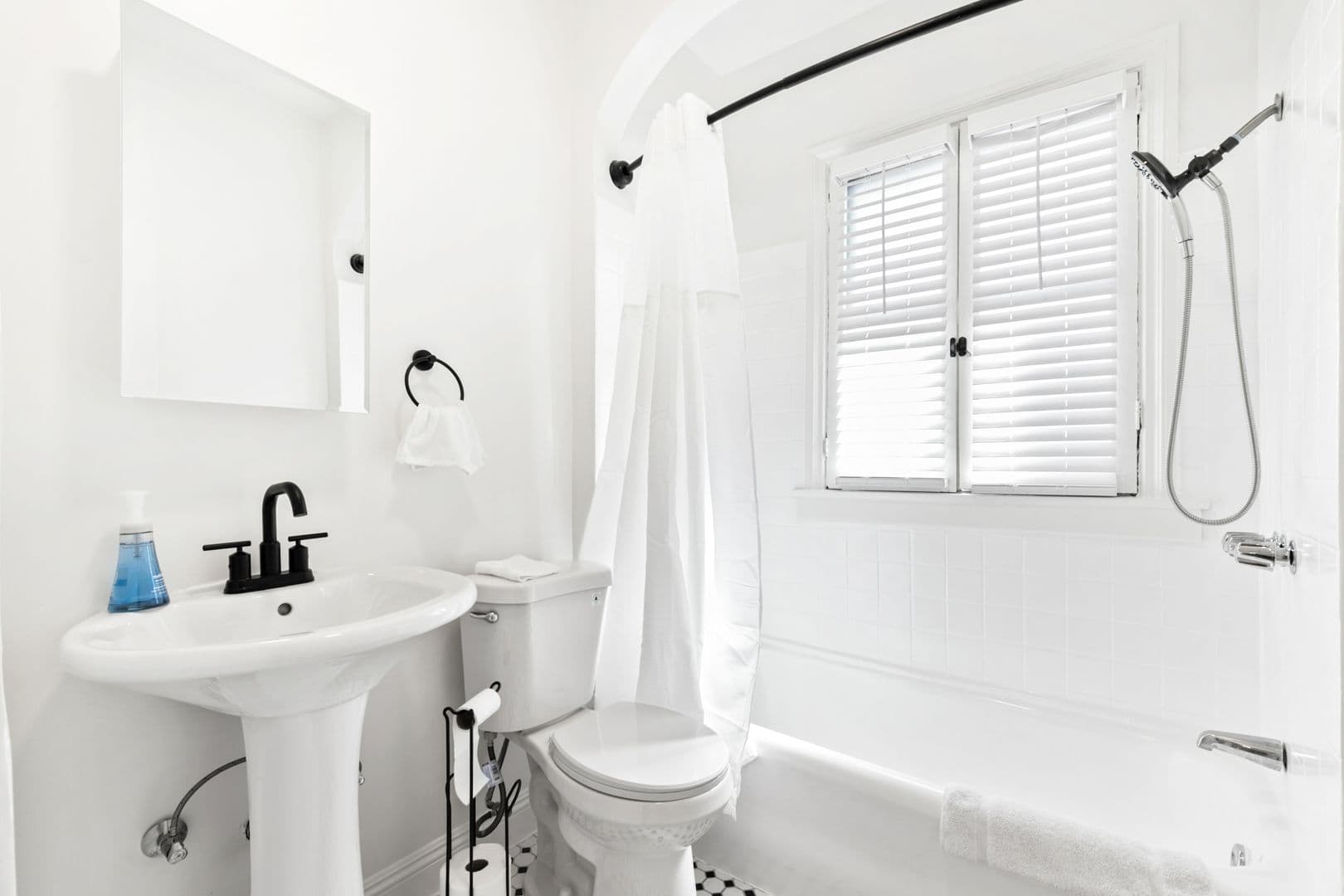 Los Angeles Apartment: 1775 N. Orange Drive