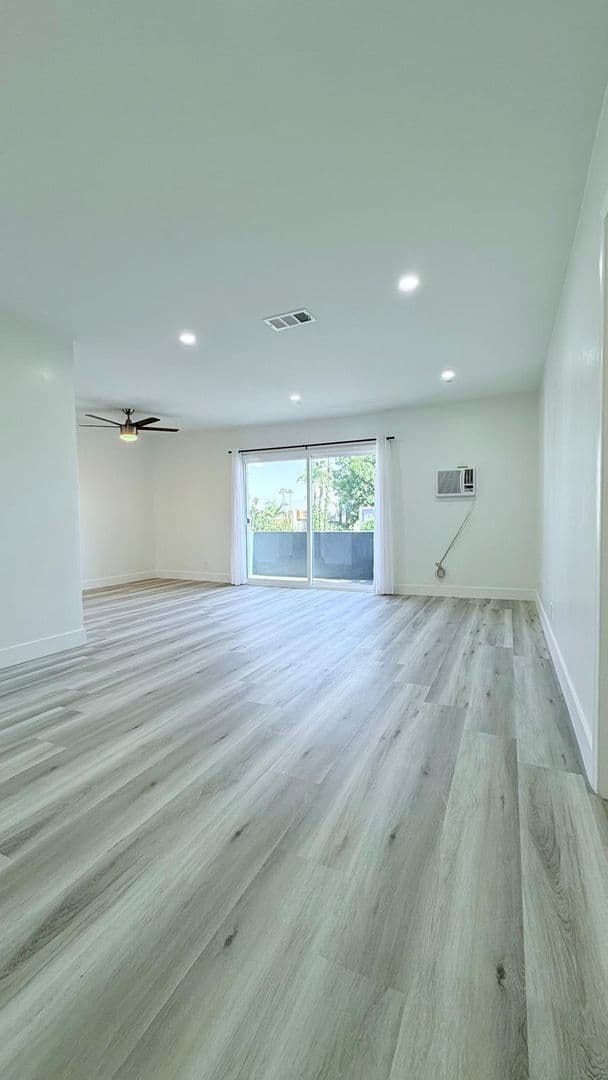 Los Angeles Apartment: 3919 Ursula Ave.