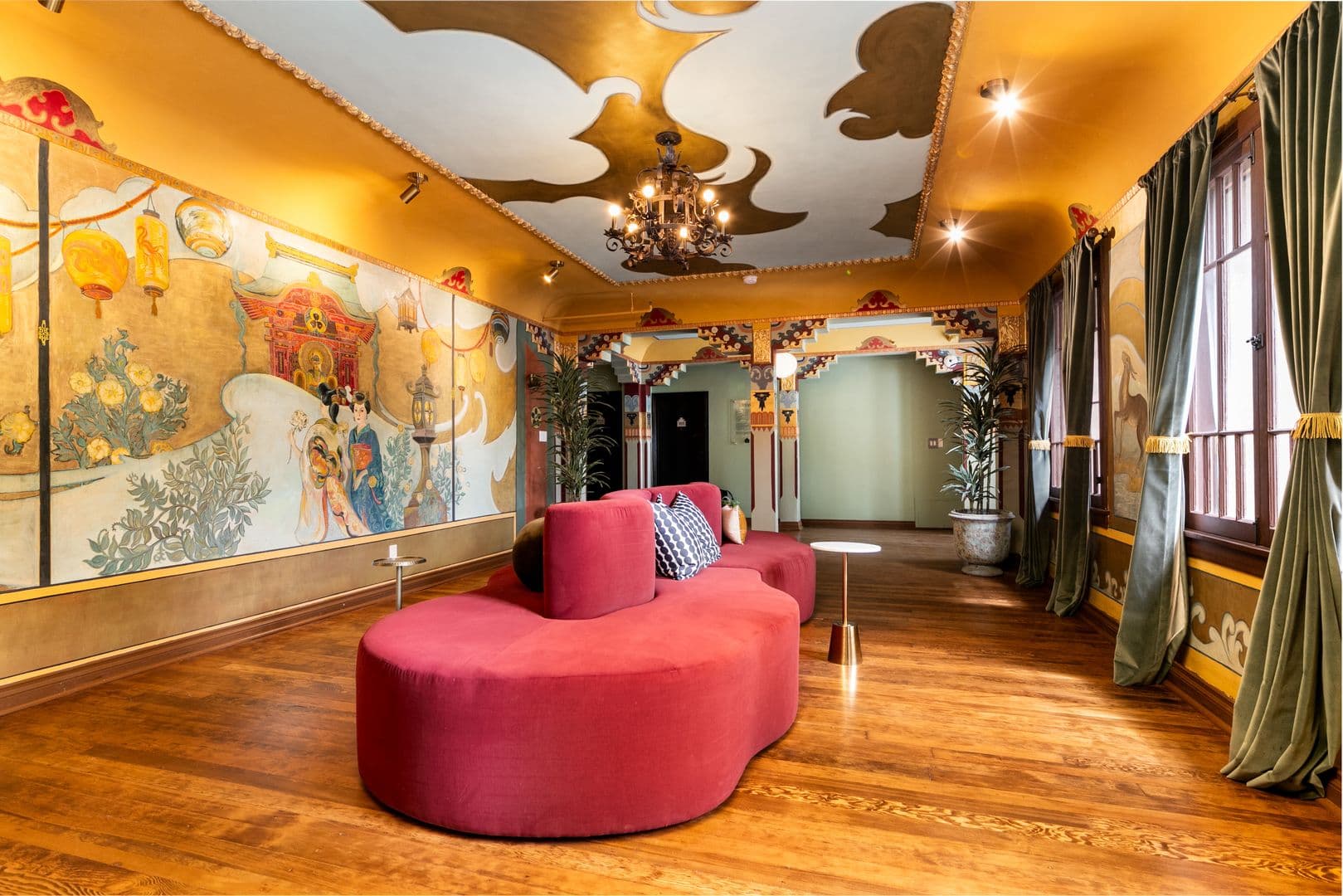Los Angeles Apartment: 1775 N. Orange Drive