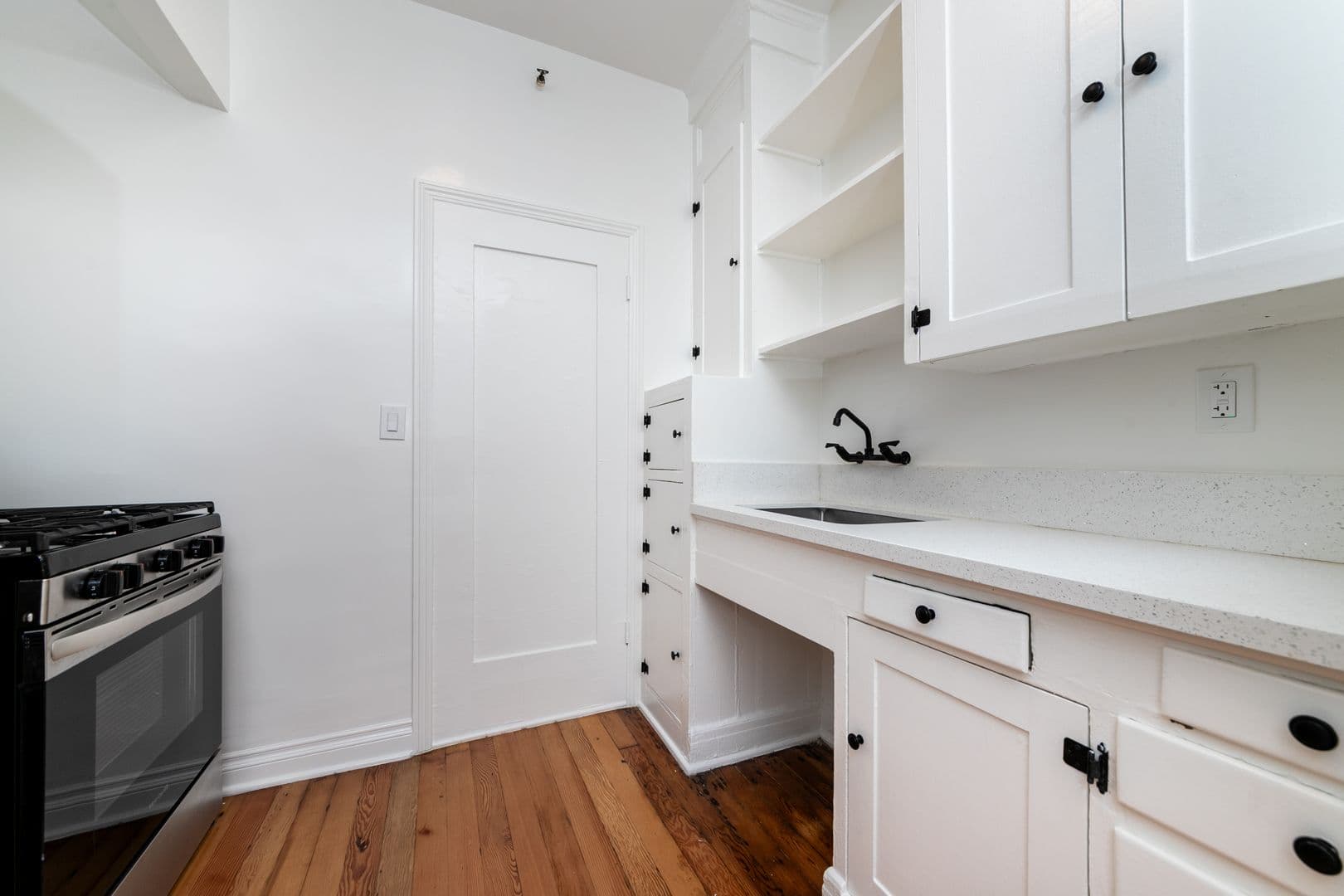 Los Angeles Apartment: 1775 N. Orange Drive