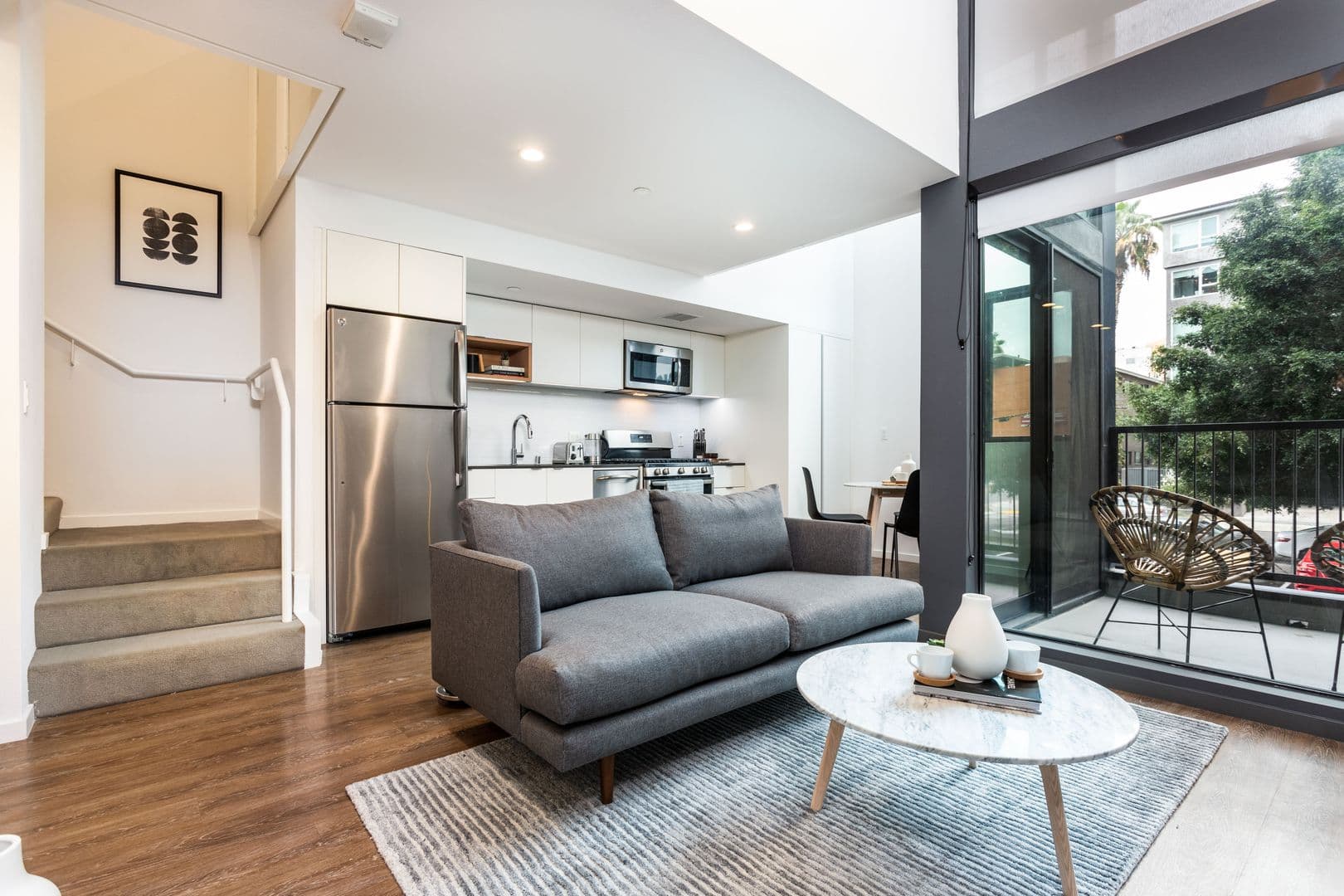Los Angeles Apartment: 1737 N Las Palmas Ave