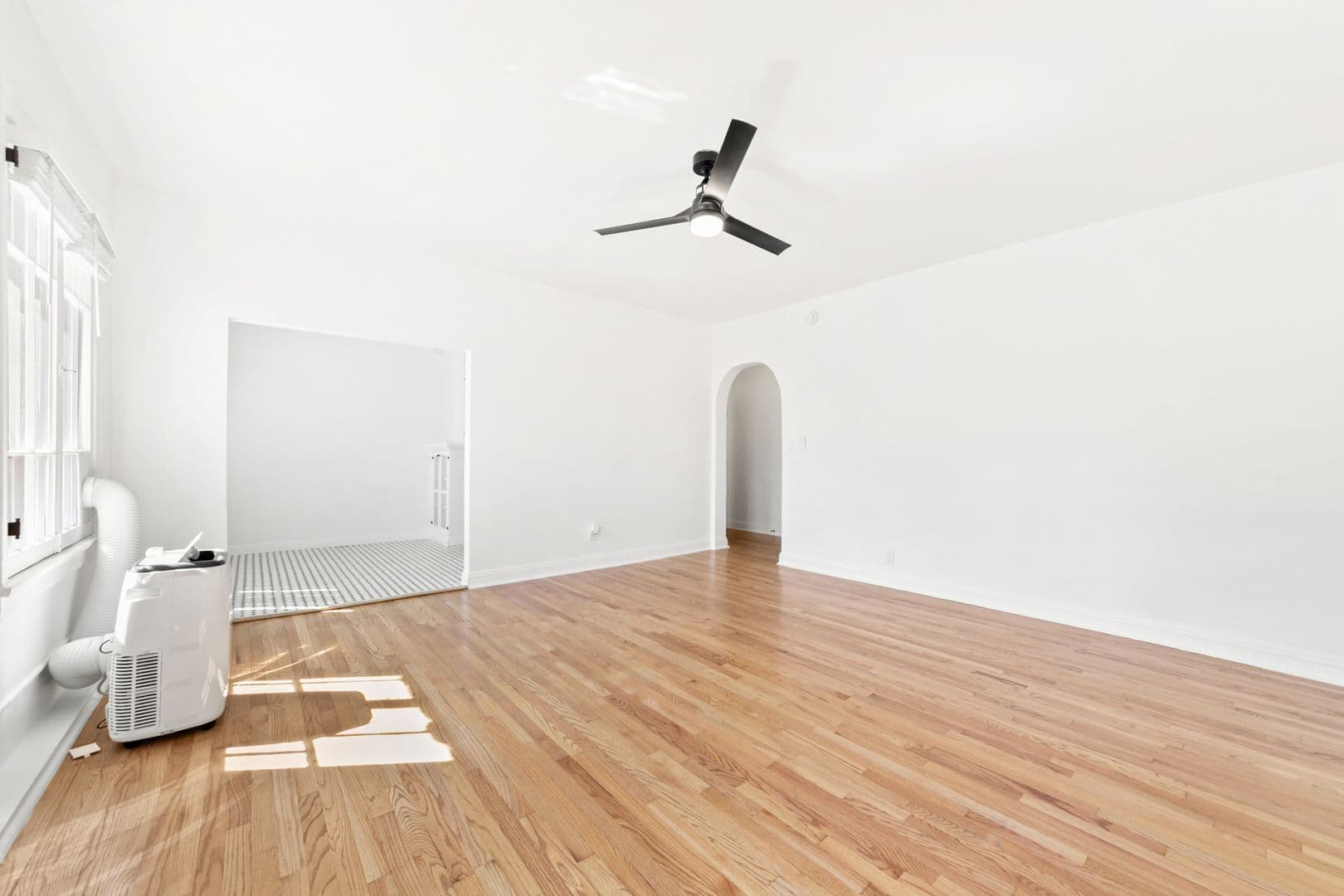 Los Angeles Apartment: 1775 N. Orange Drive