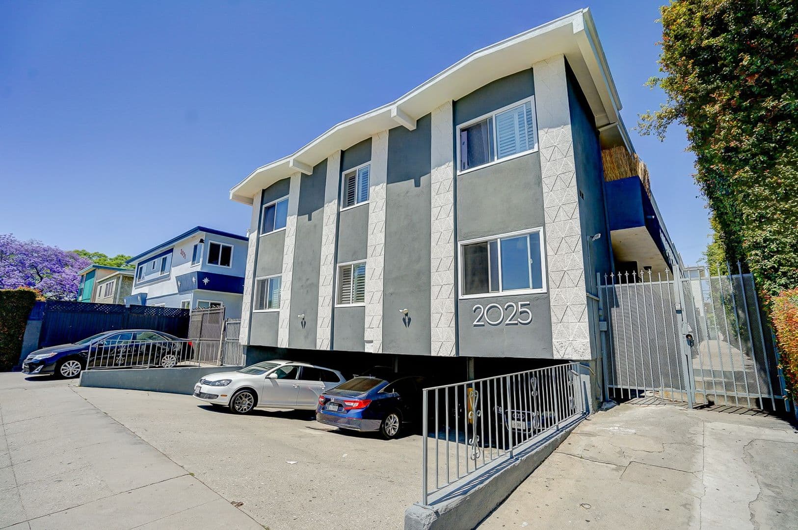 Los Angeles Apartment: 2025 S. Shenandoah St.