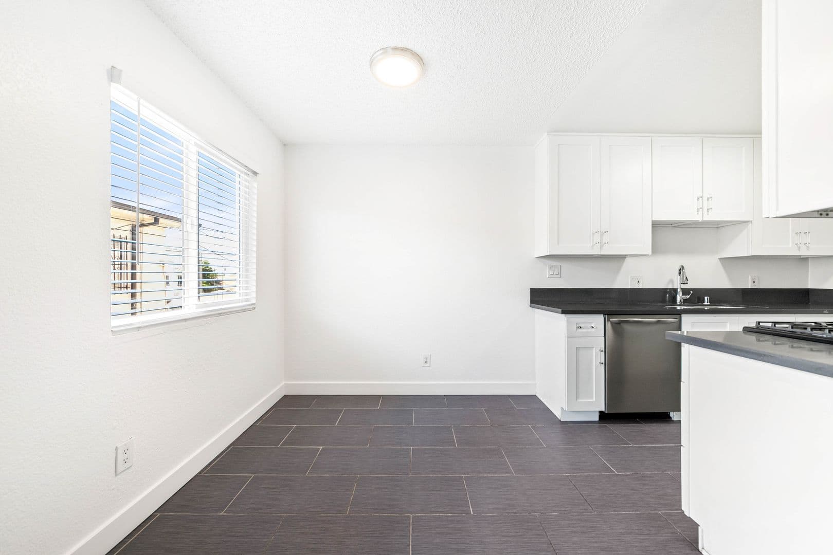 Los Angeles Apartment: 637 W. 79th