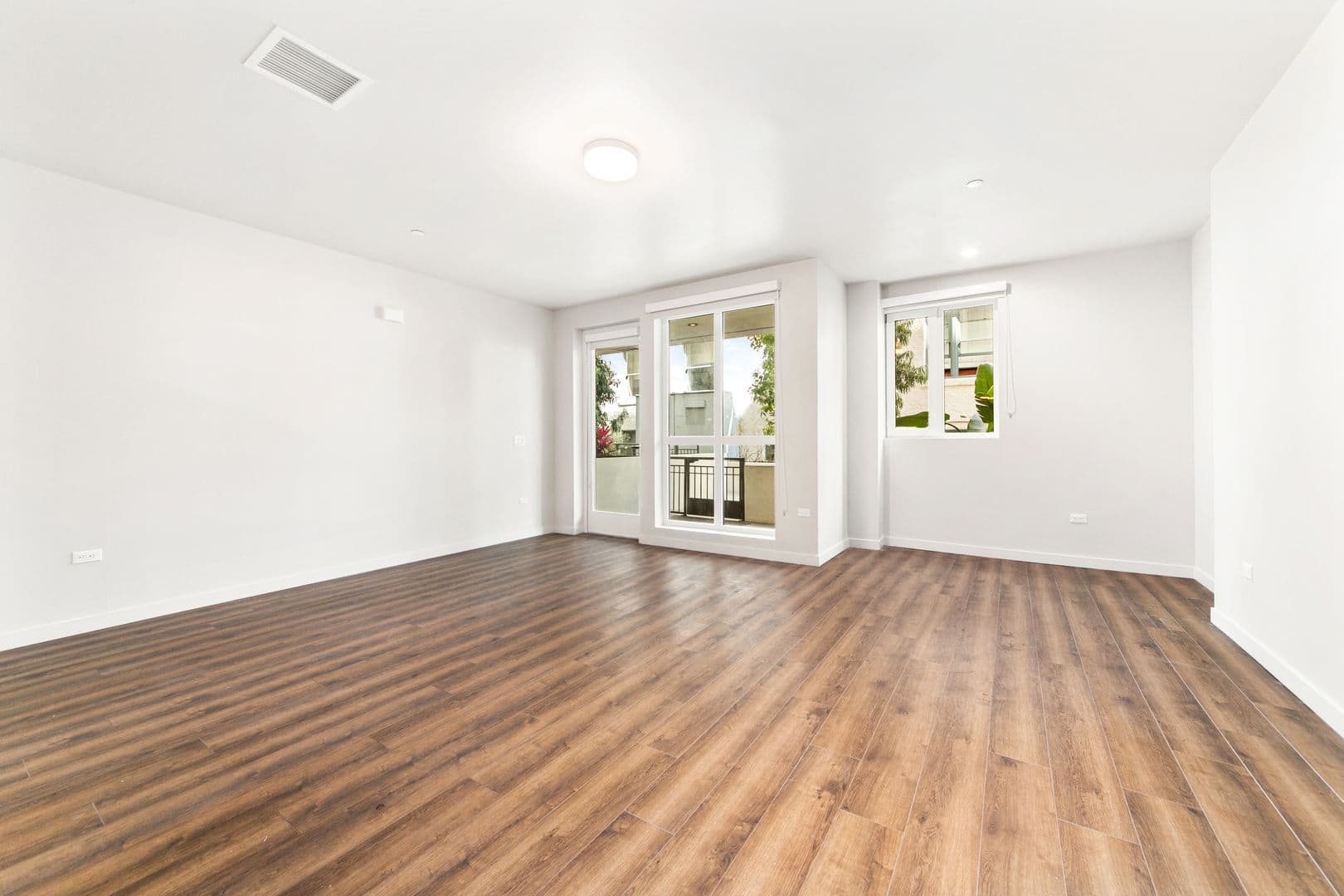 Los Angeles Apartment: 1818 N. Cherokee Ave