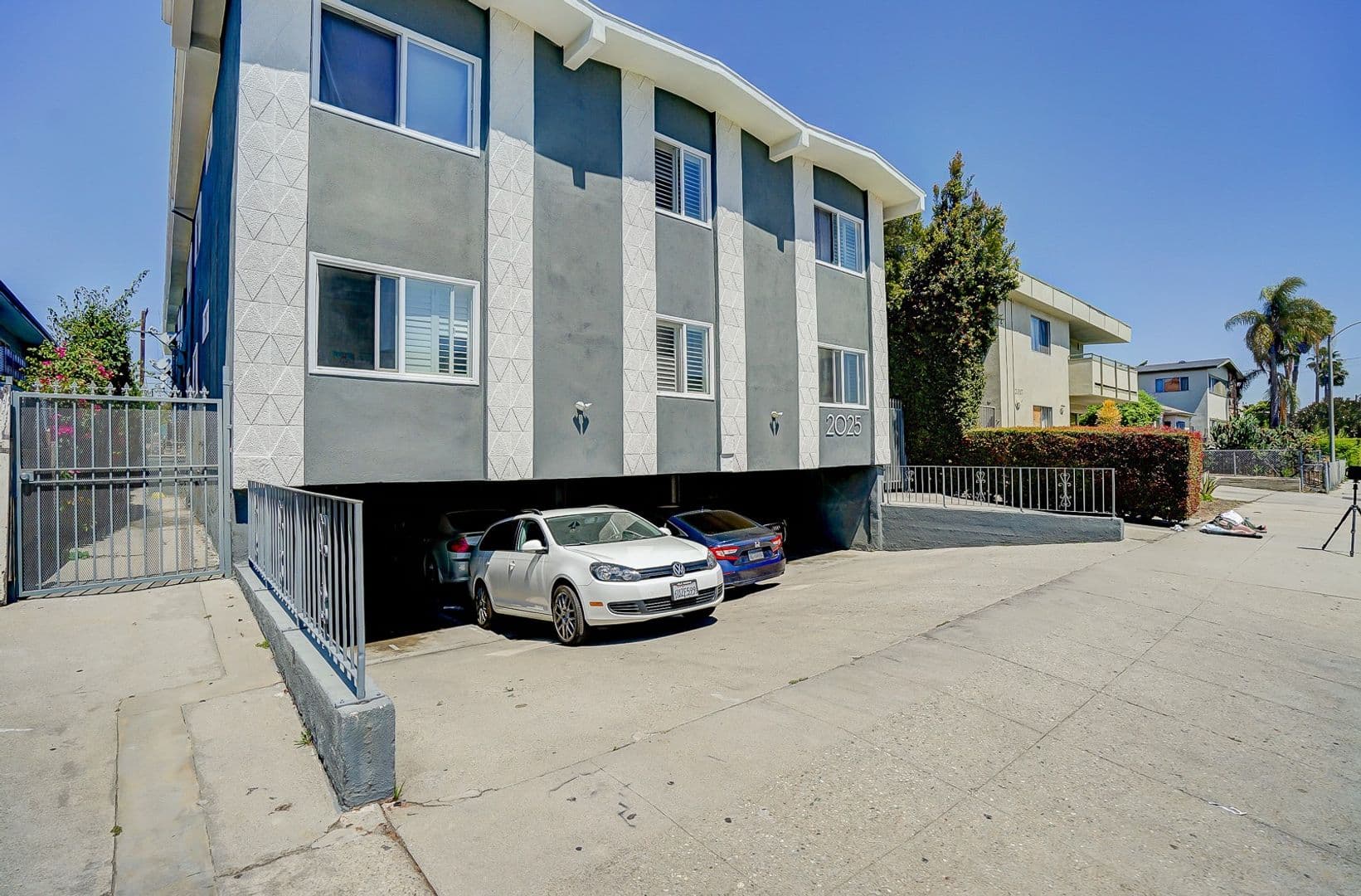 Los Angeles Apartment: 2025 S. Shenandoah St.