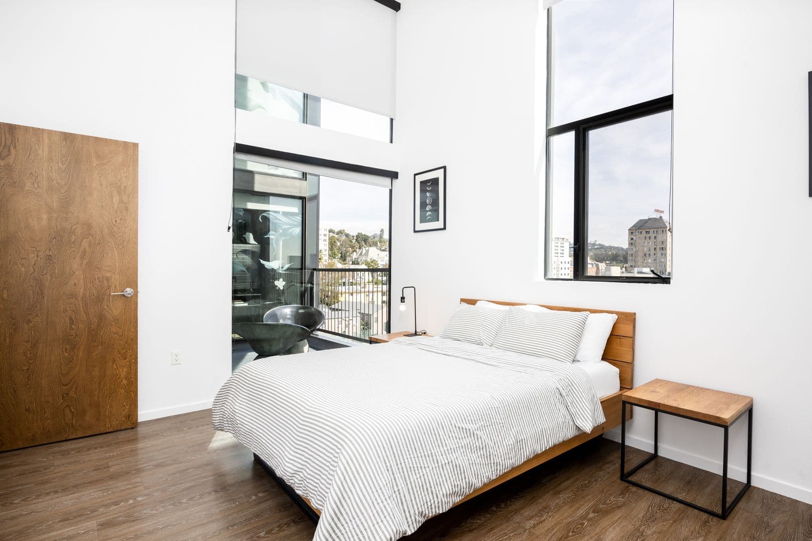 Los Angeles Apartment: 1737 N Las Palmas Ave