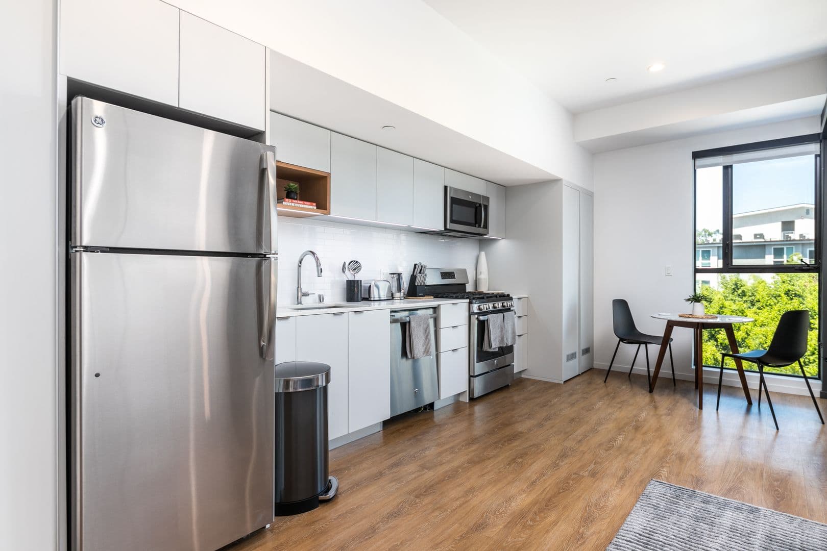 Los Angeles Apartment: 1737 N Las Palmas Ave